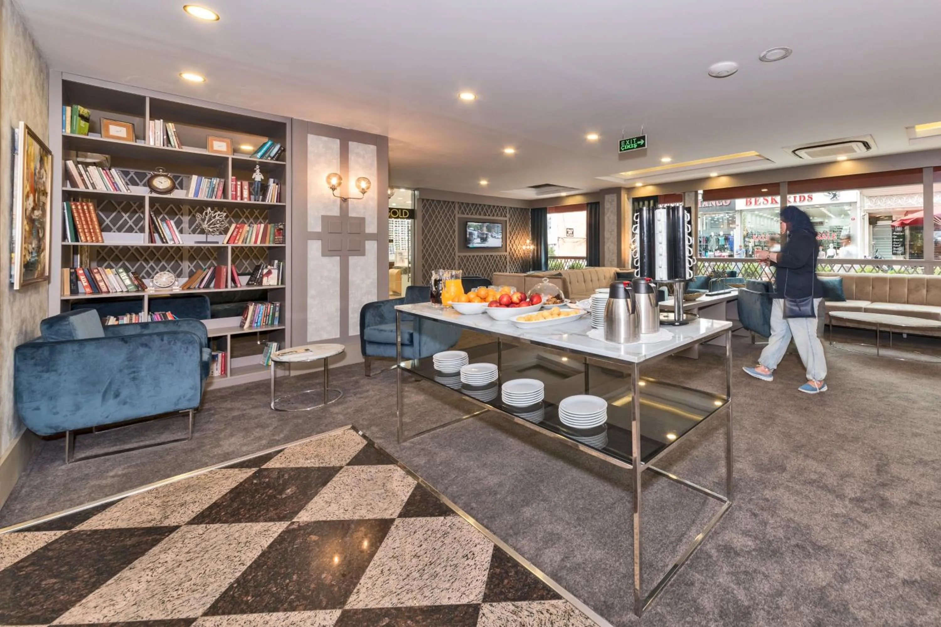 People in Vicenza Hotel Istanbul Old City