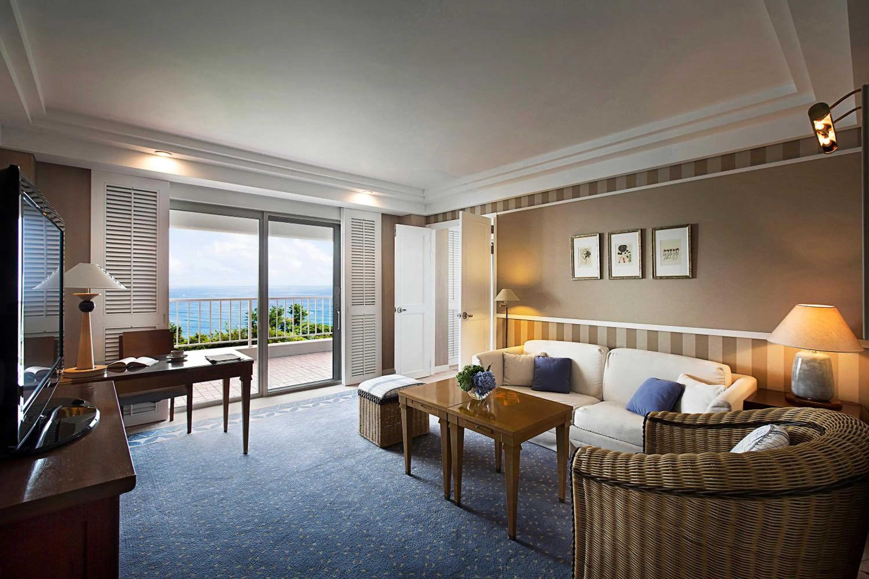 Photo of the whole room in The Shilla Jeju