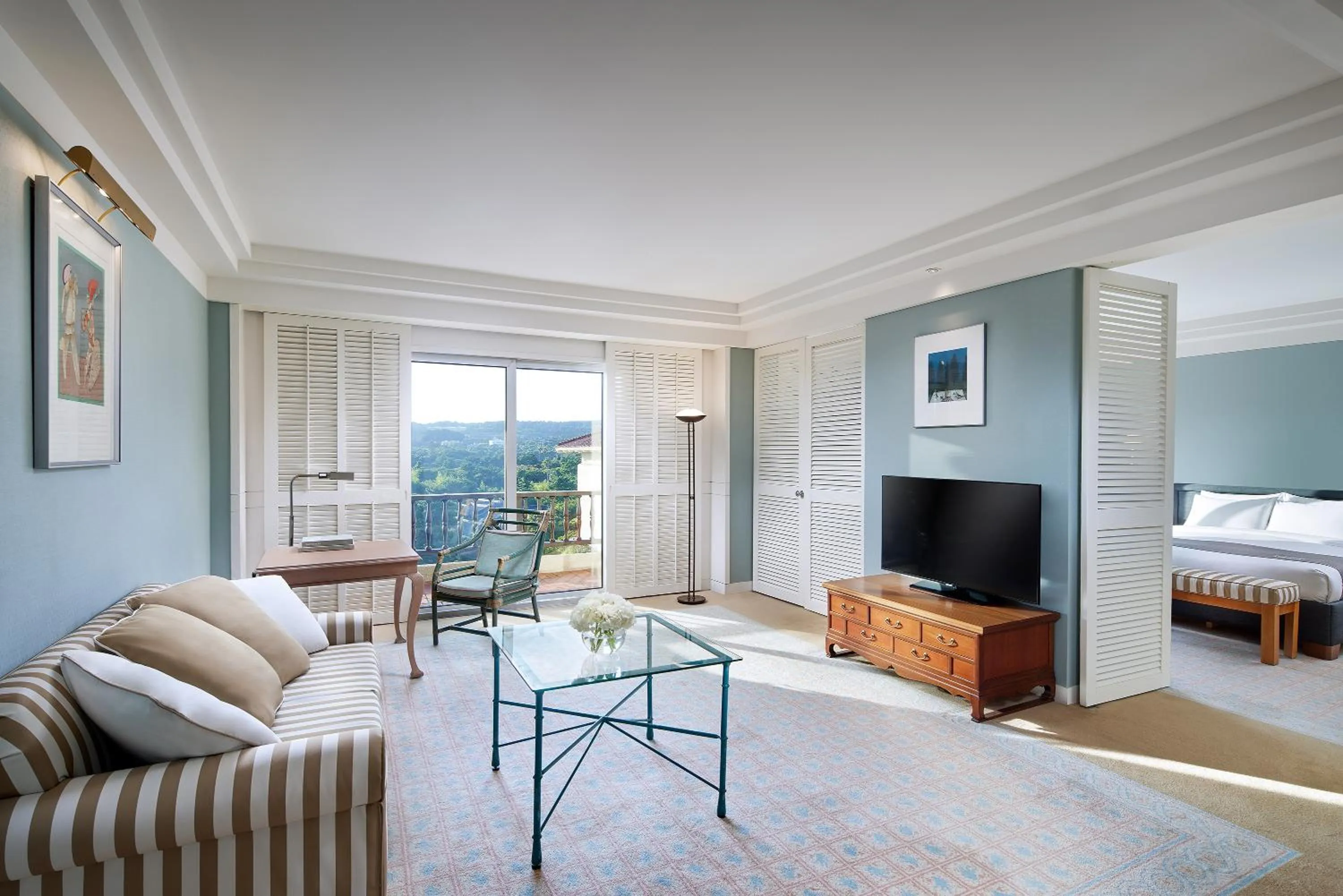 Photo of the whole room, Bed in The Shilla Jeju