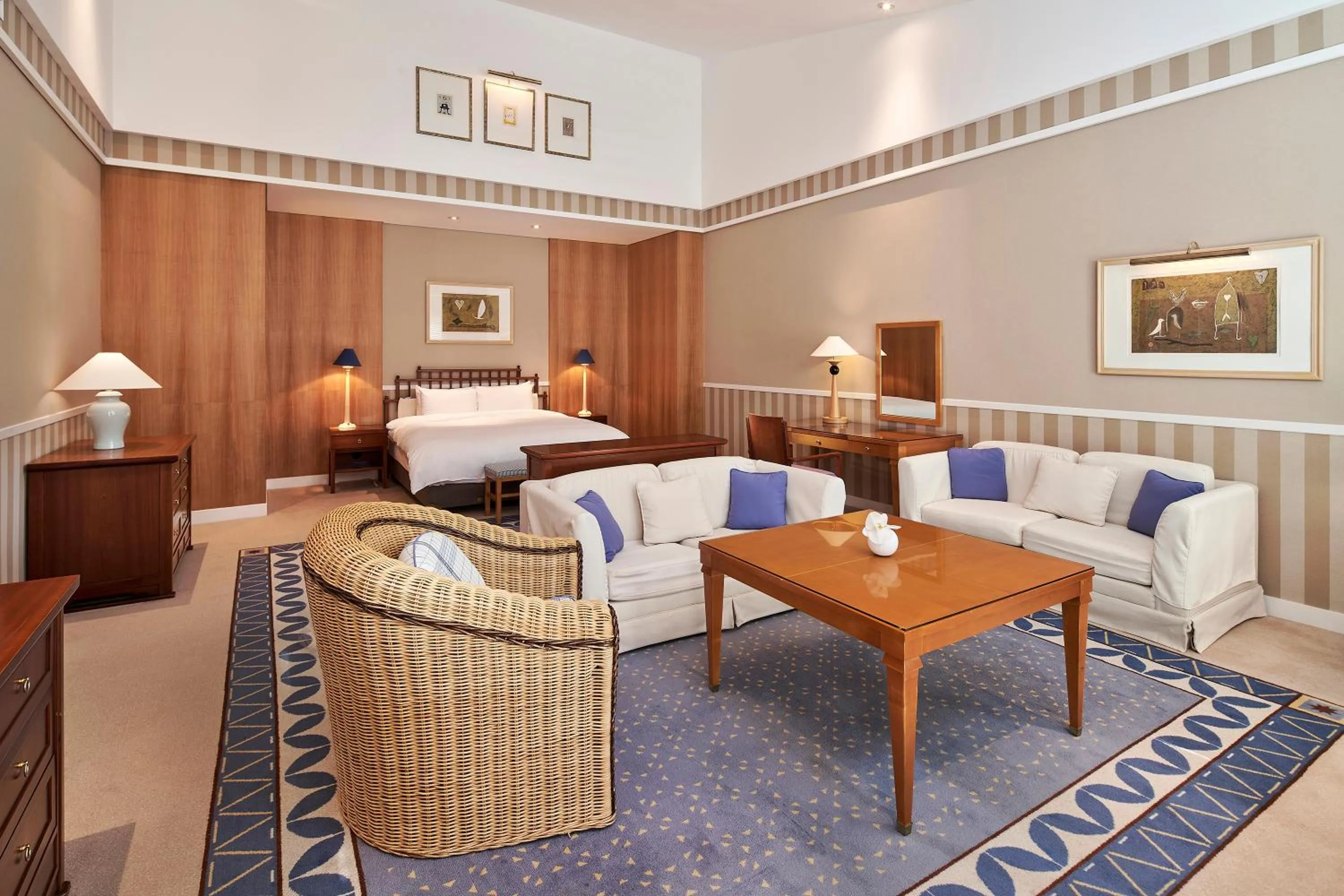 Photo of the whole room, Bed in The Shilla Jeju