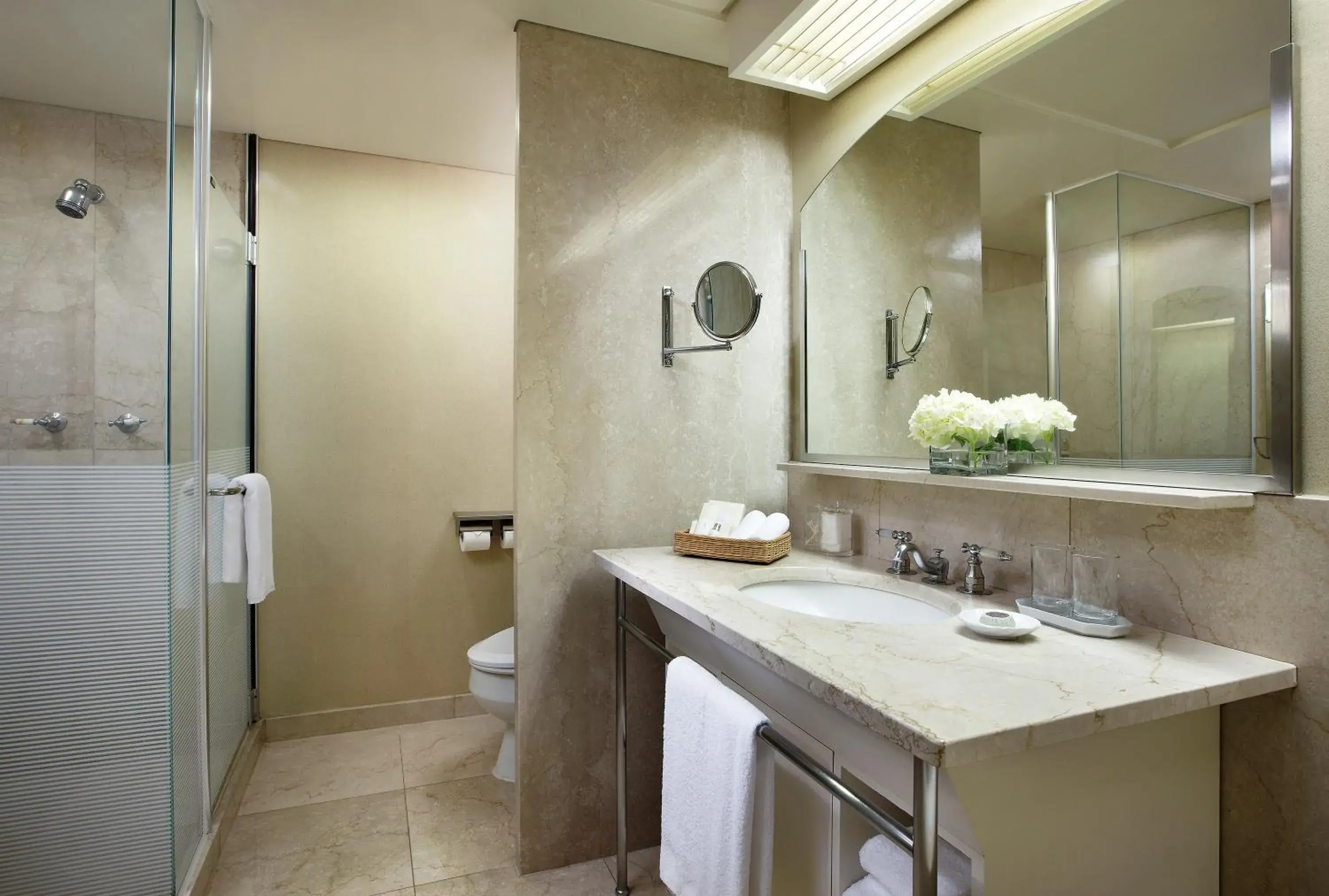 Deluxe Family Twin Room with Garden View in The Shilla Jeju Deluxe Family Twin Room with Garden View in The Shilla Jeju