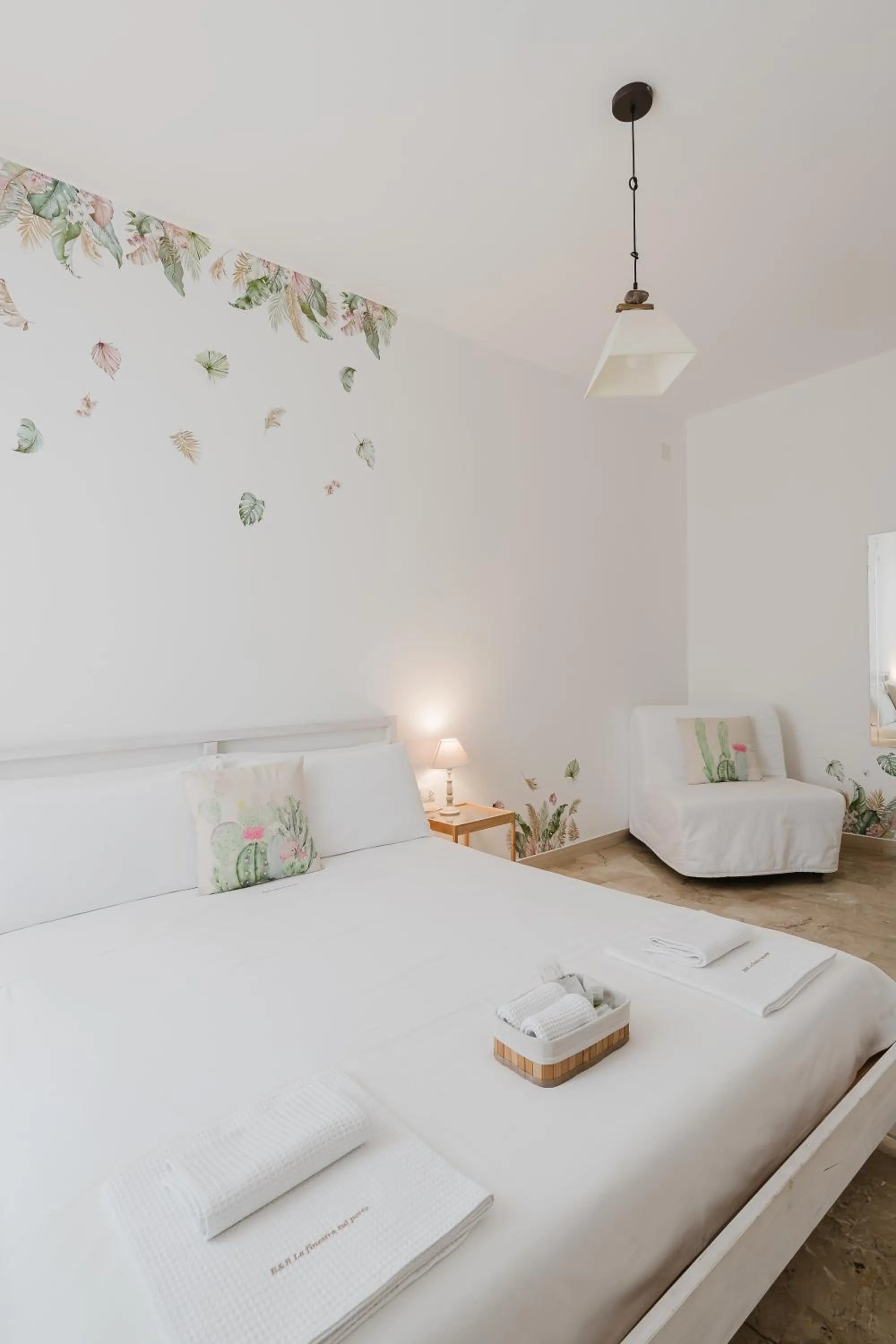 Photo of the whole room in B&B La finestra sul porto