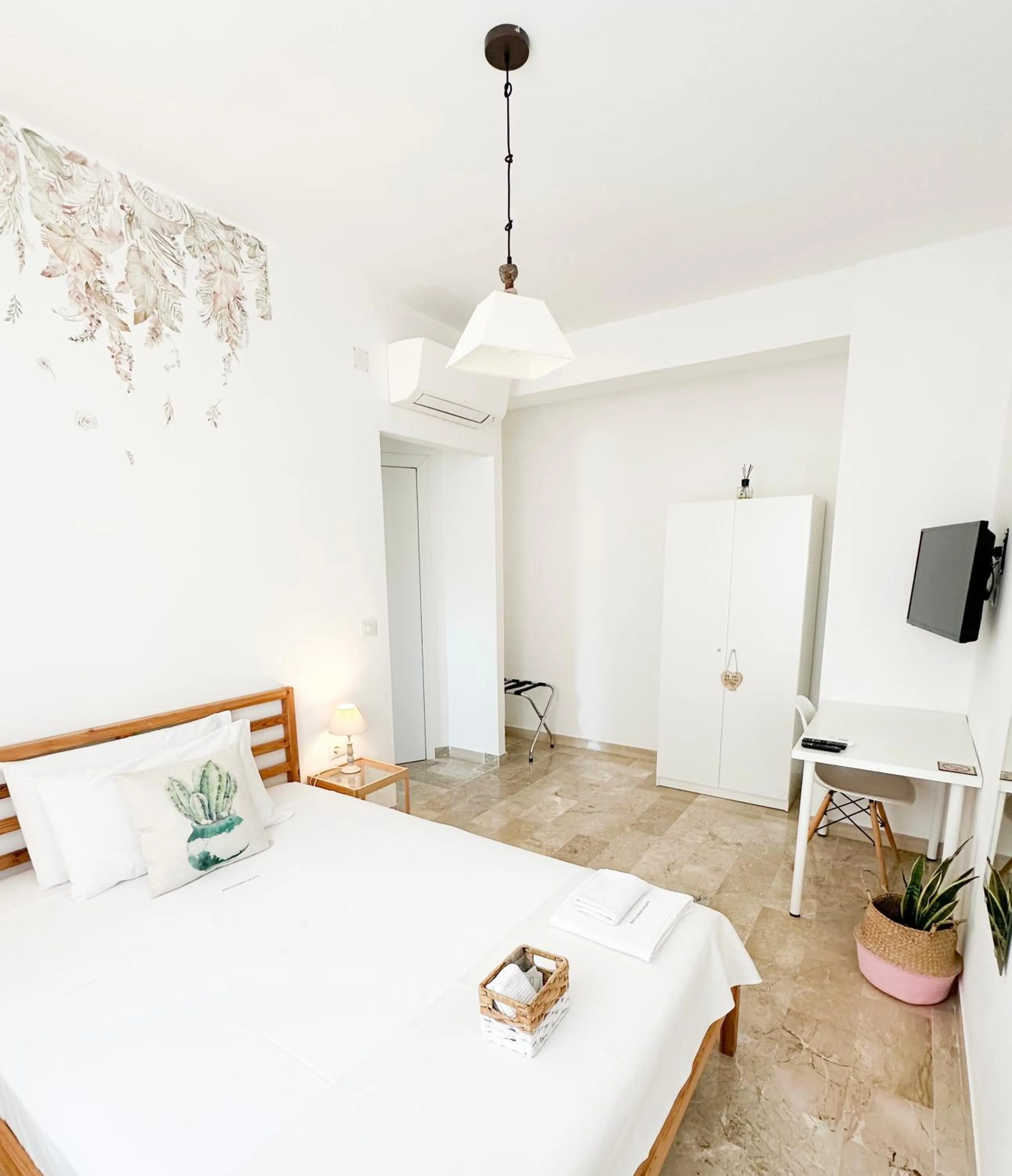 Photo of the whole room in B&B La finestra sul porto