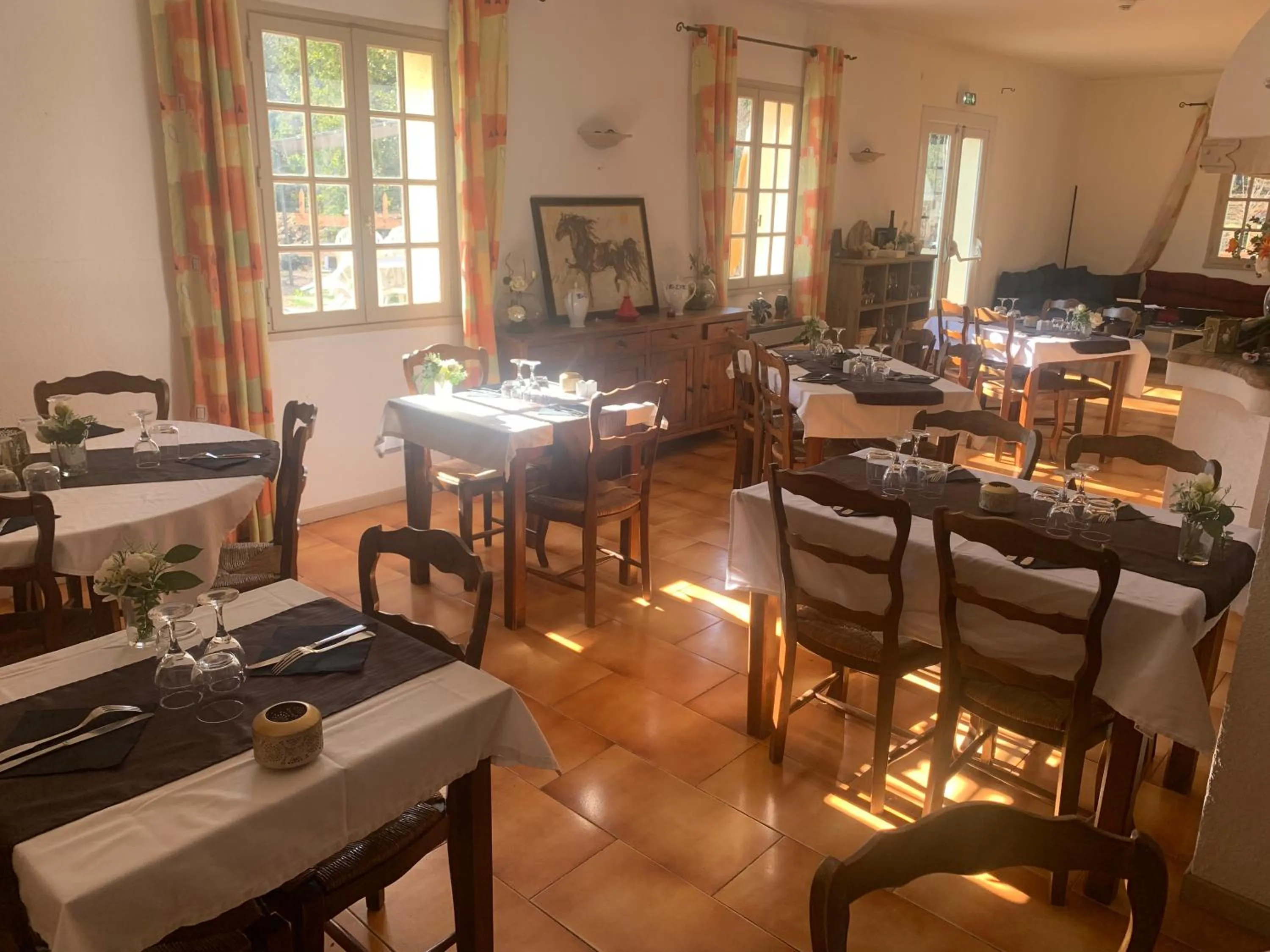 HUMAN HOTEL RESTAURANT Park