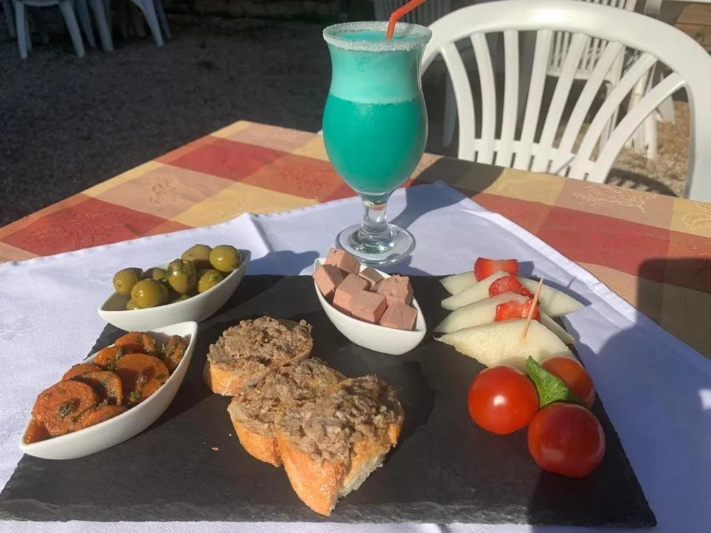 HUMAN HOTEL RESTAURANT Park