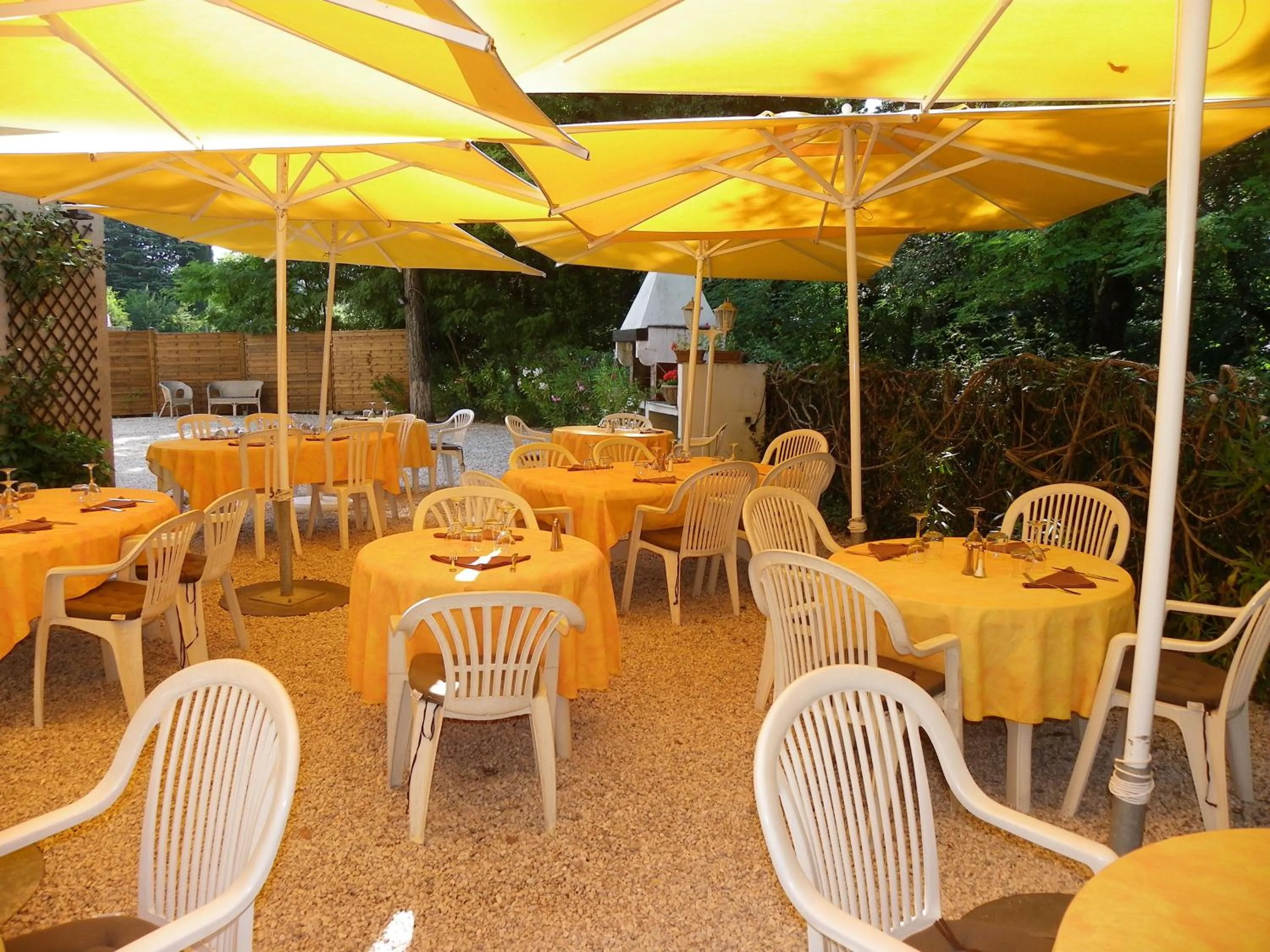 Restaurant/places to eat in HUMAN HOTEL RESTAURANT Park