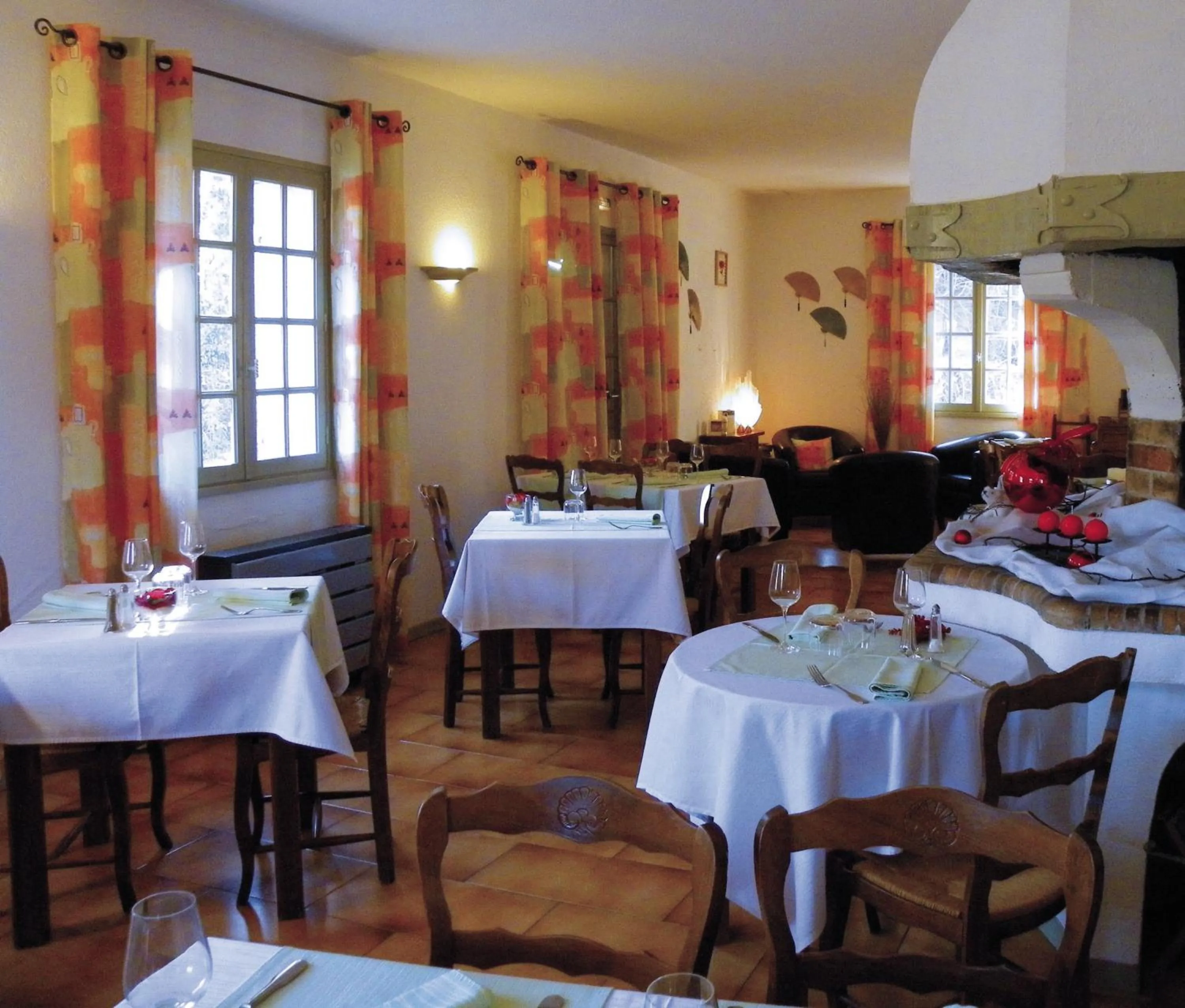 Restaurant/places to eat in HUMAN HOTEL RESTAURANT Park