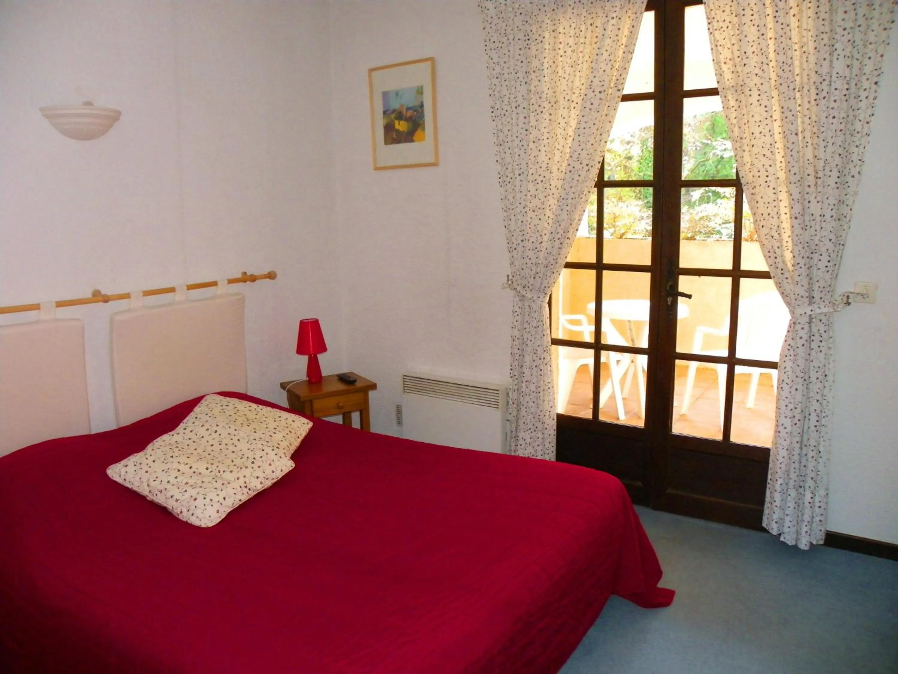 Bedroom, Bed in HUMAN HOTEL RESTAURANT Park