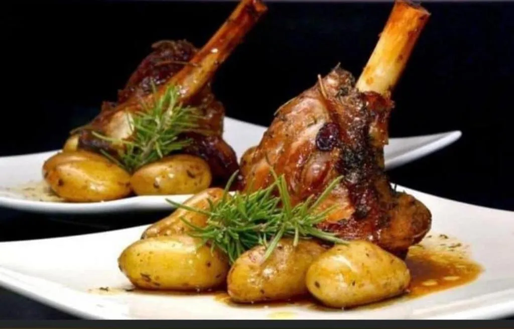 Restaurant/places to eat in HUMAN HOTEL RESTAURANT Park