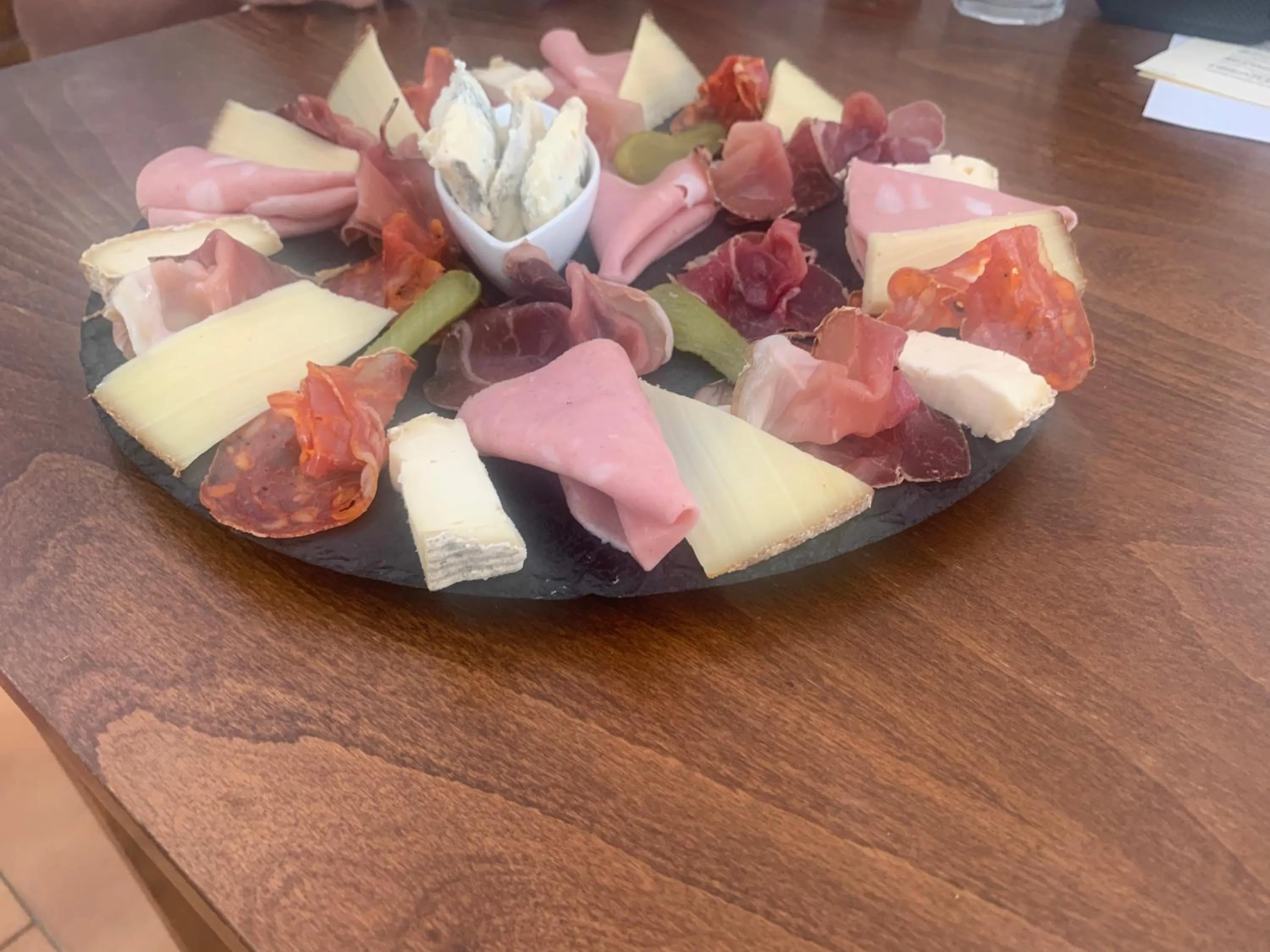 HUMAN HOTEL RESTAURANT Park