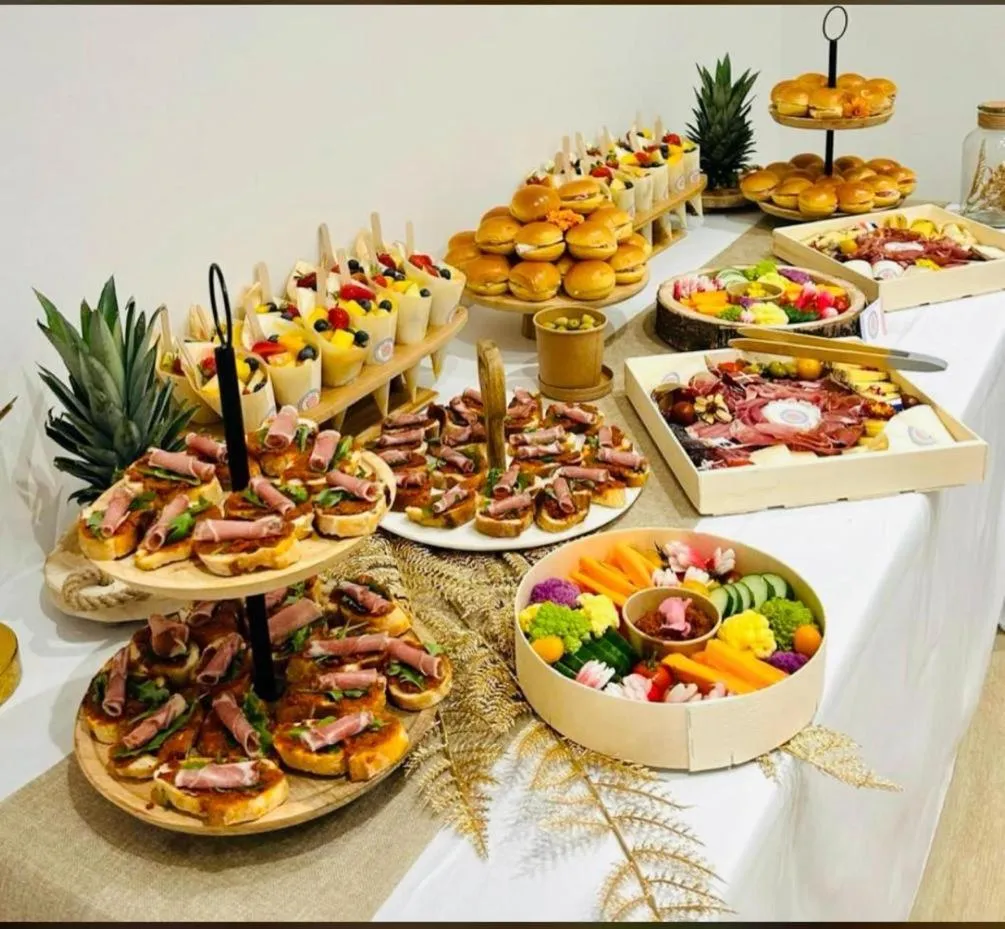 Restaurant/places to eat in HUMAN HOTEL RESTAURANT Park