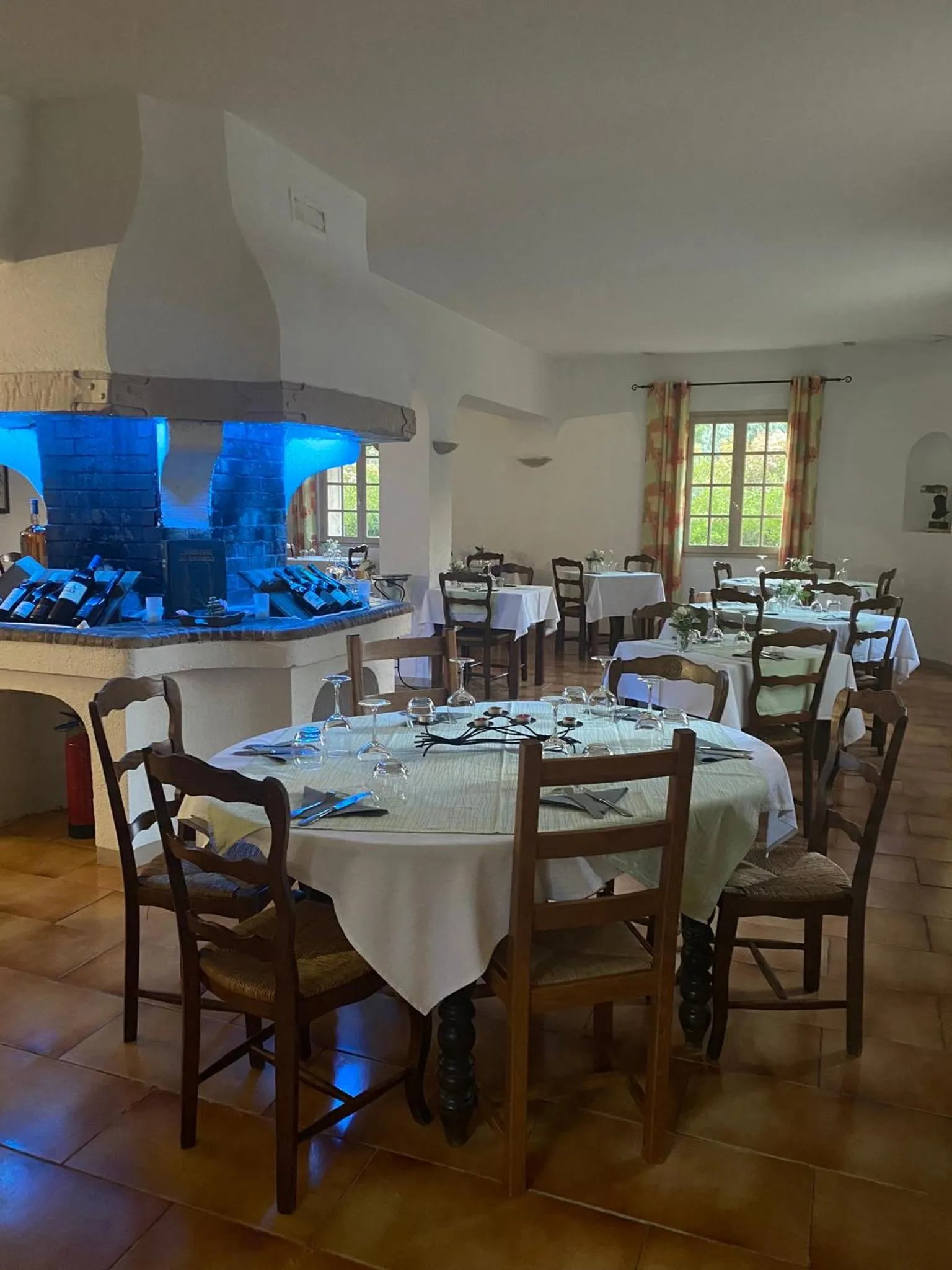 Restaurant/places to eat in HUMAN HOTEL RESTAURANT Park