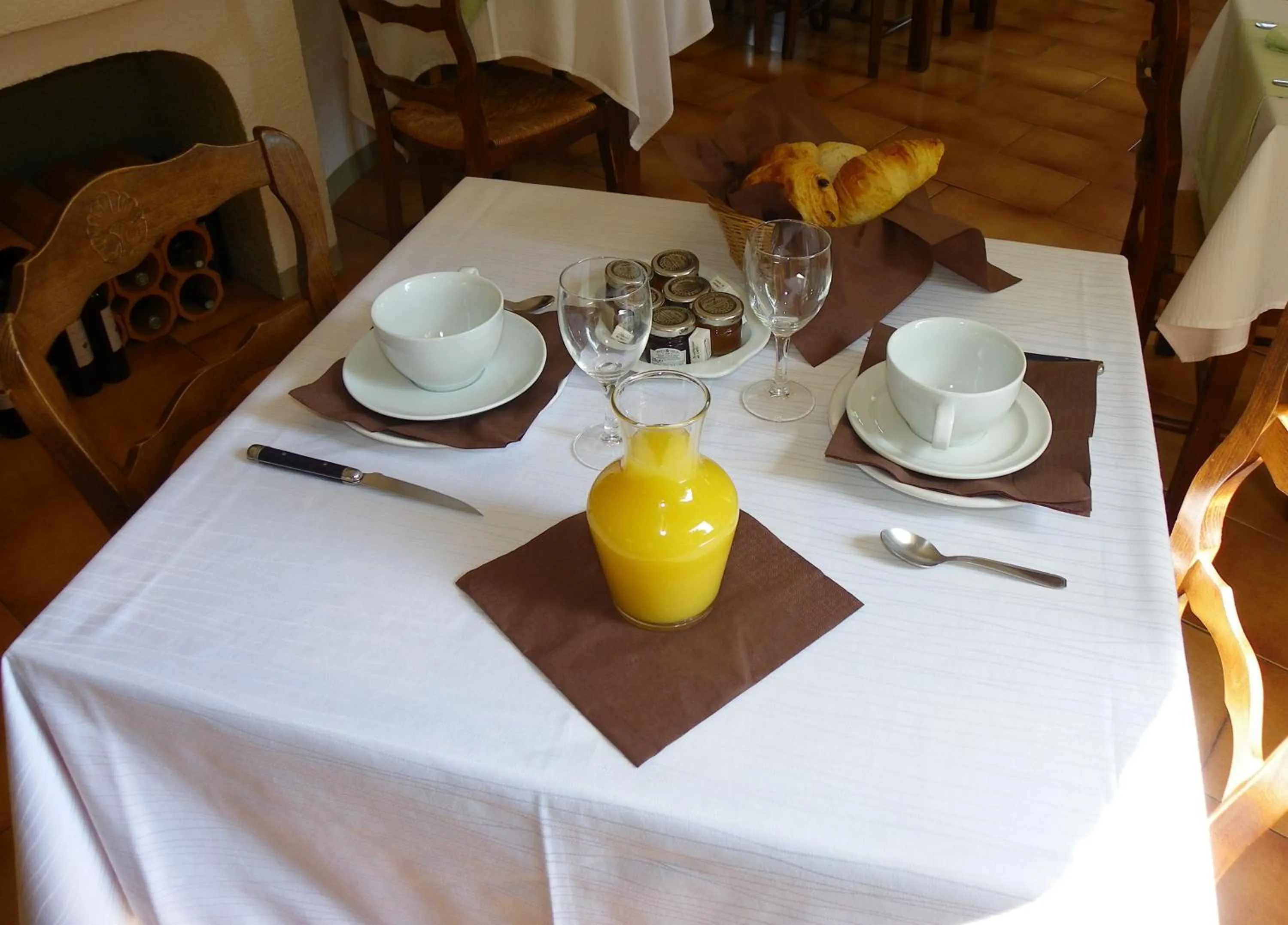 Restaurant/places to eat in HUMAN HOTEL RESTAURANT Park