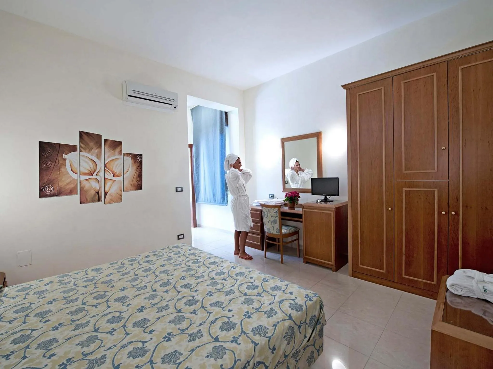 Bed in Albergo Terme Forlenza