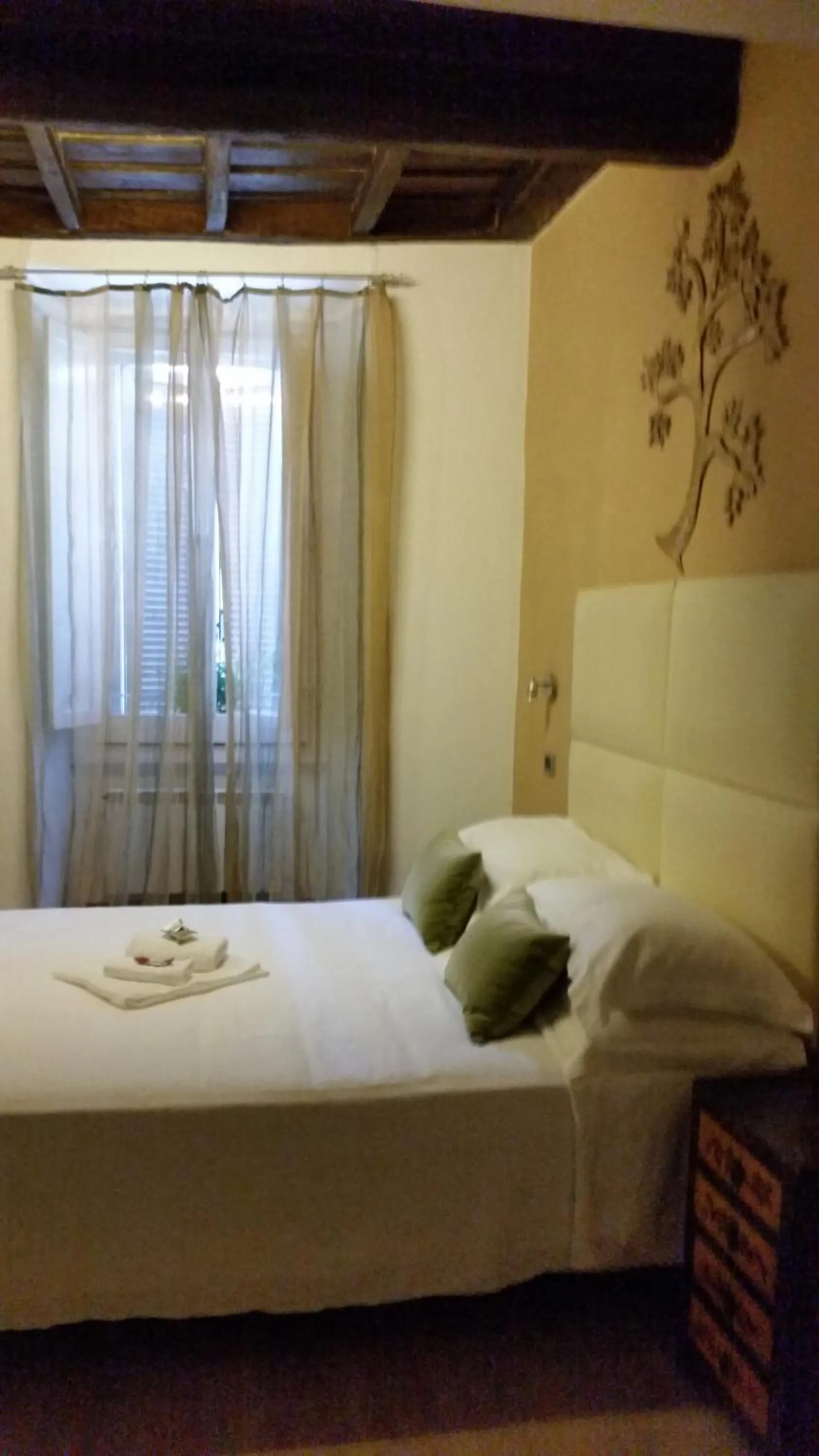 Photo of the whole room, Bed in Navona First Rooms