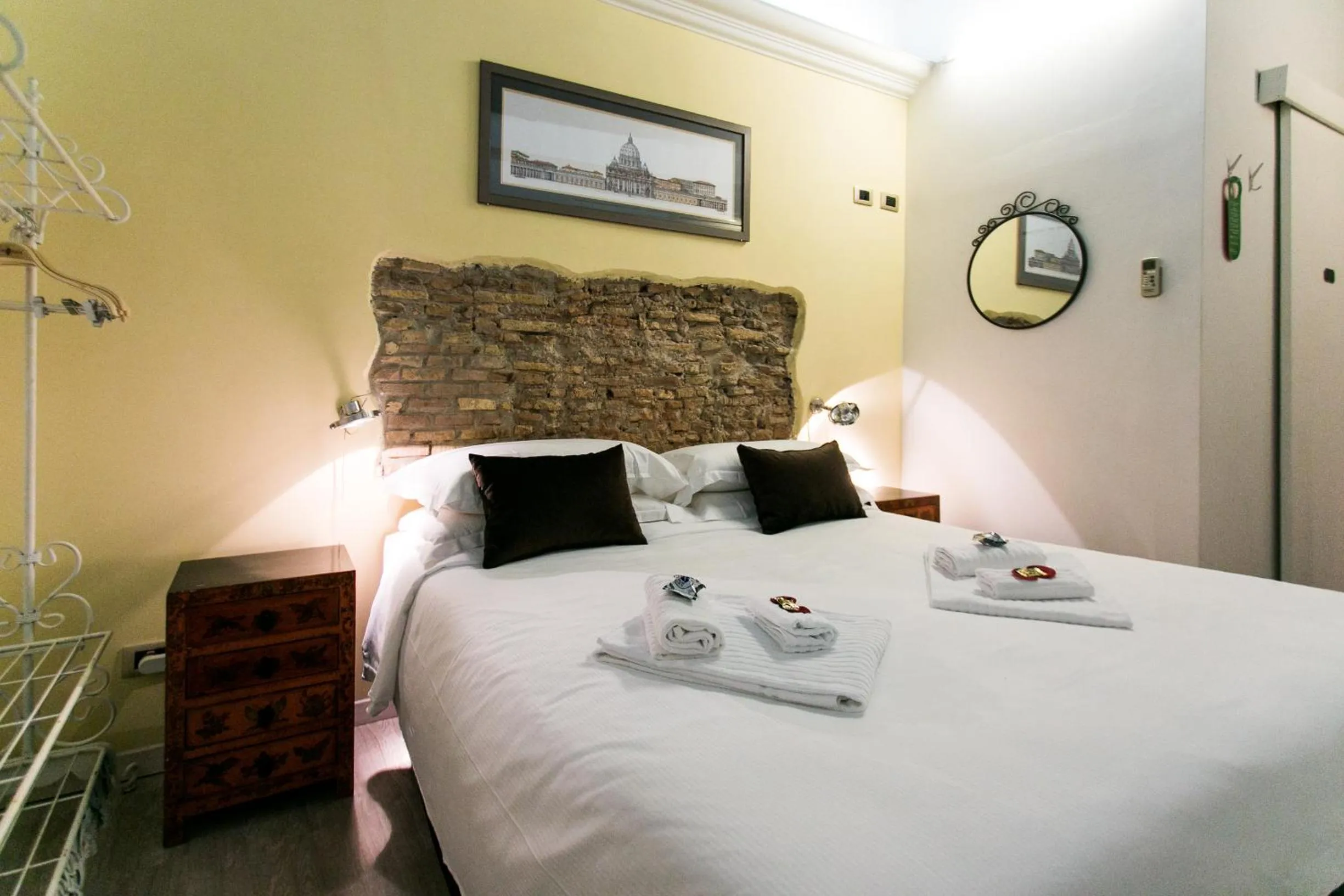 Bedroom, Bed in Navona First Rooms