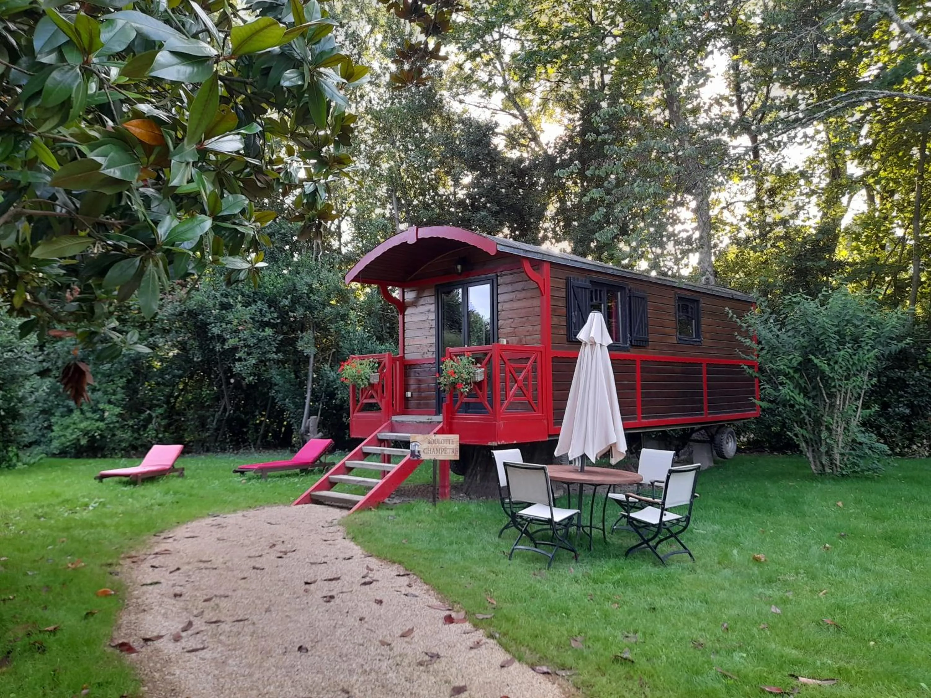 Garden in Hôtel Quai des Pontis