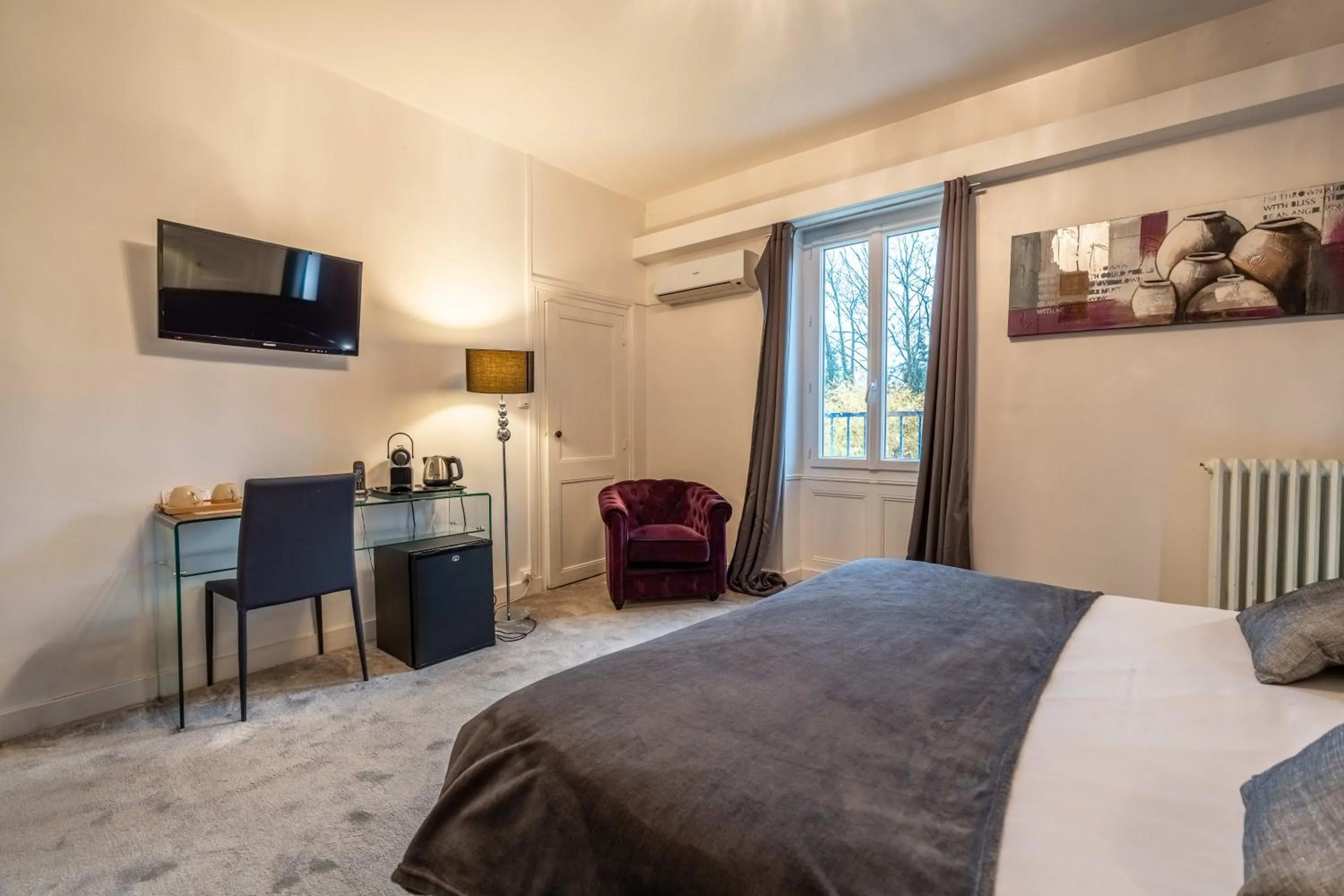 Bed in Hôtel Quai des Pontis