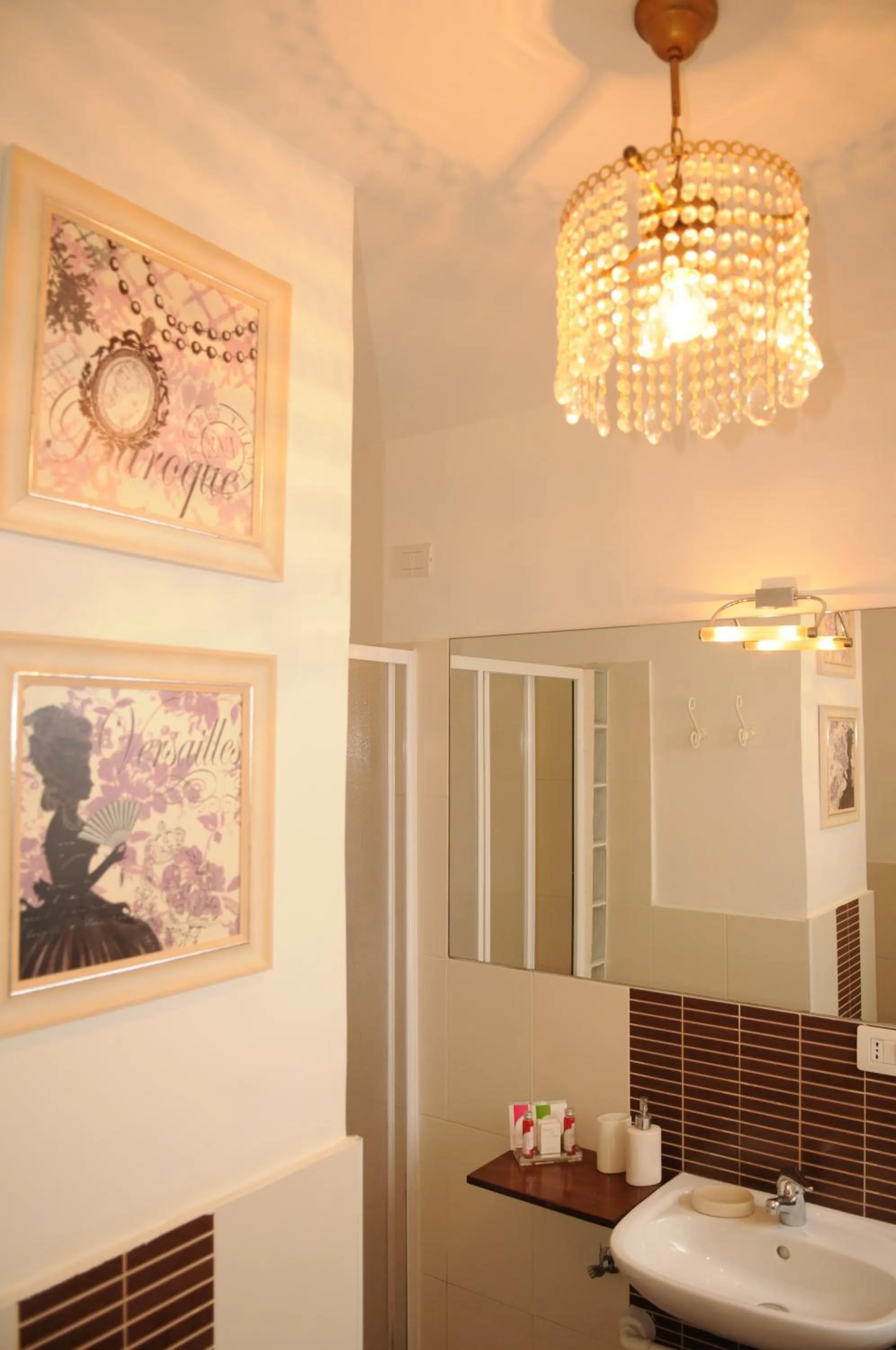 Bathroom in Possidonea 28