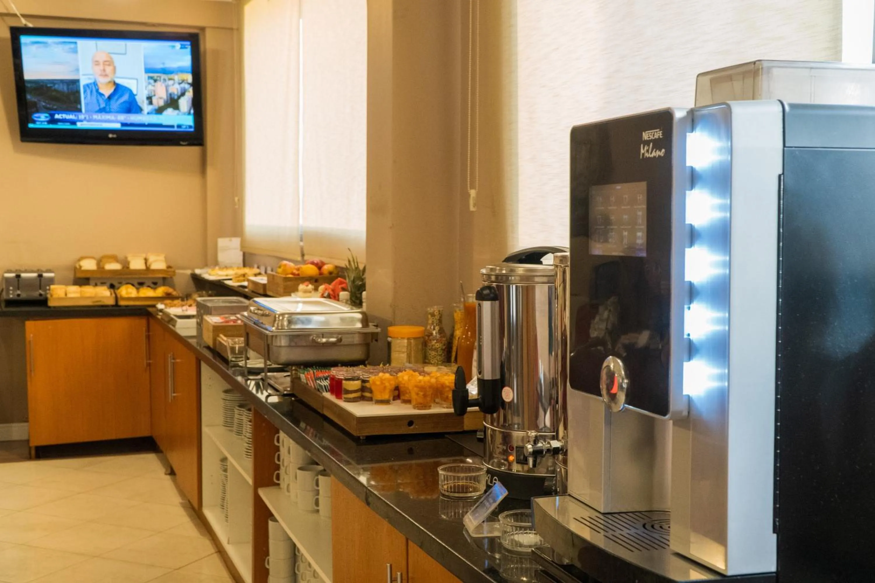 Breakfast in Ritz Hotel Mendoza