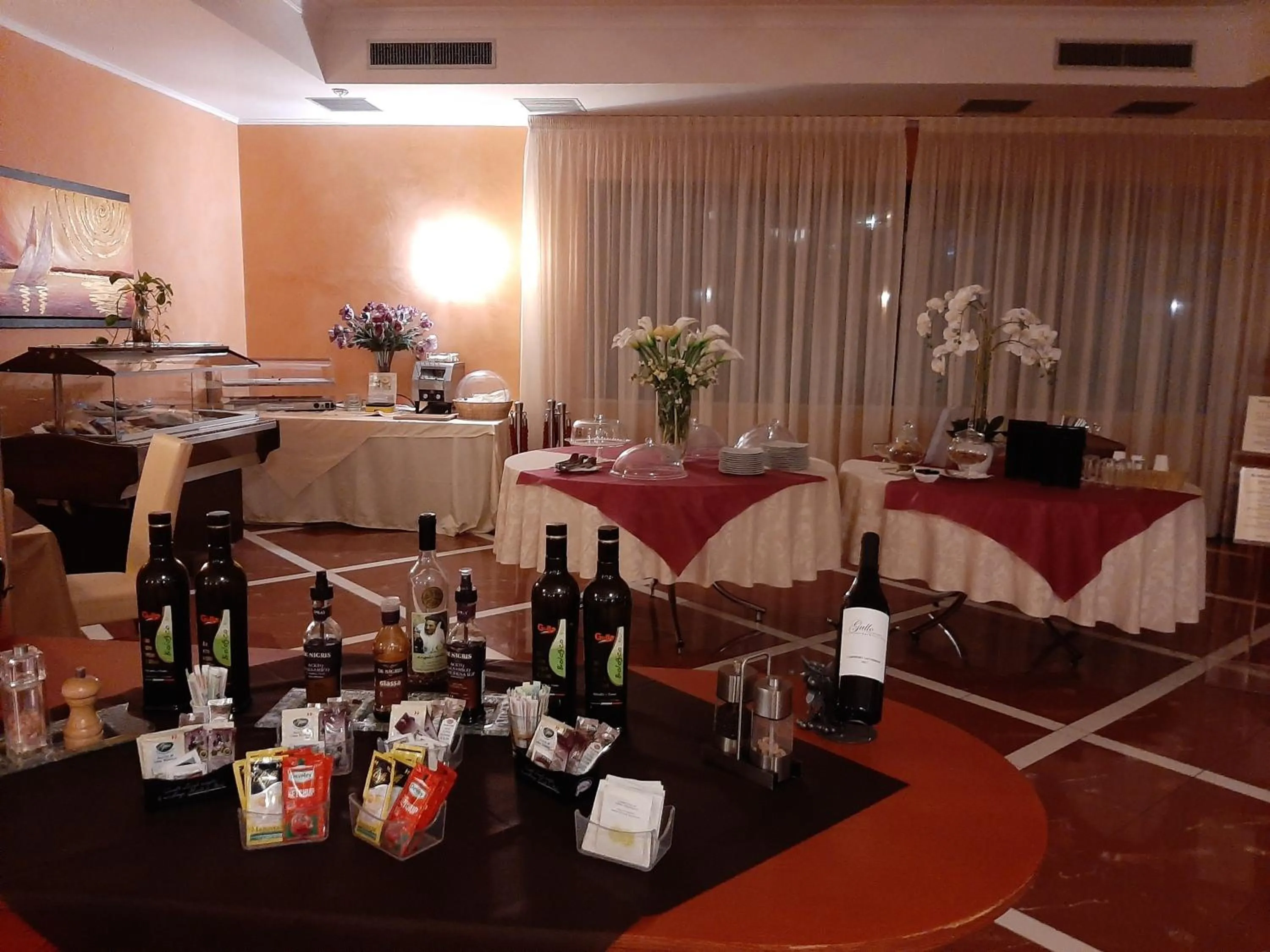 Restaurant/places to eat in Gullo Hotel