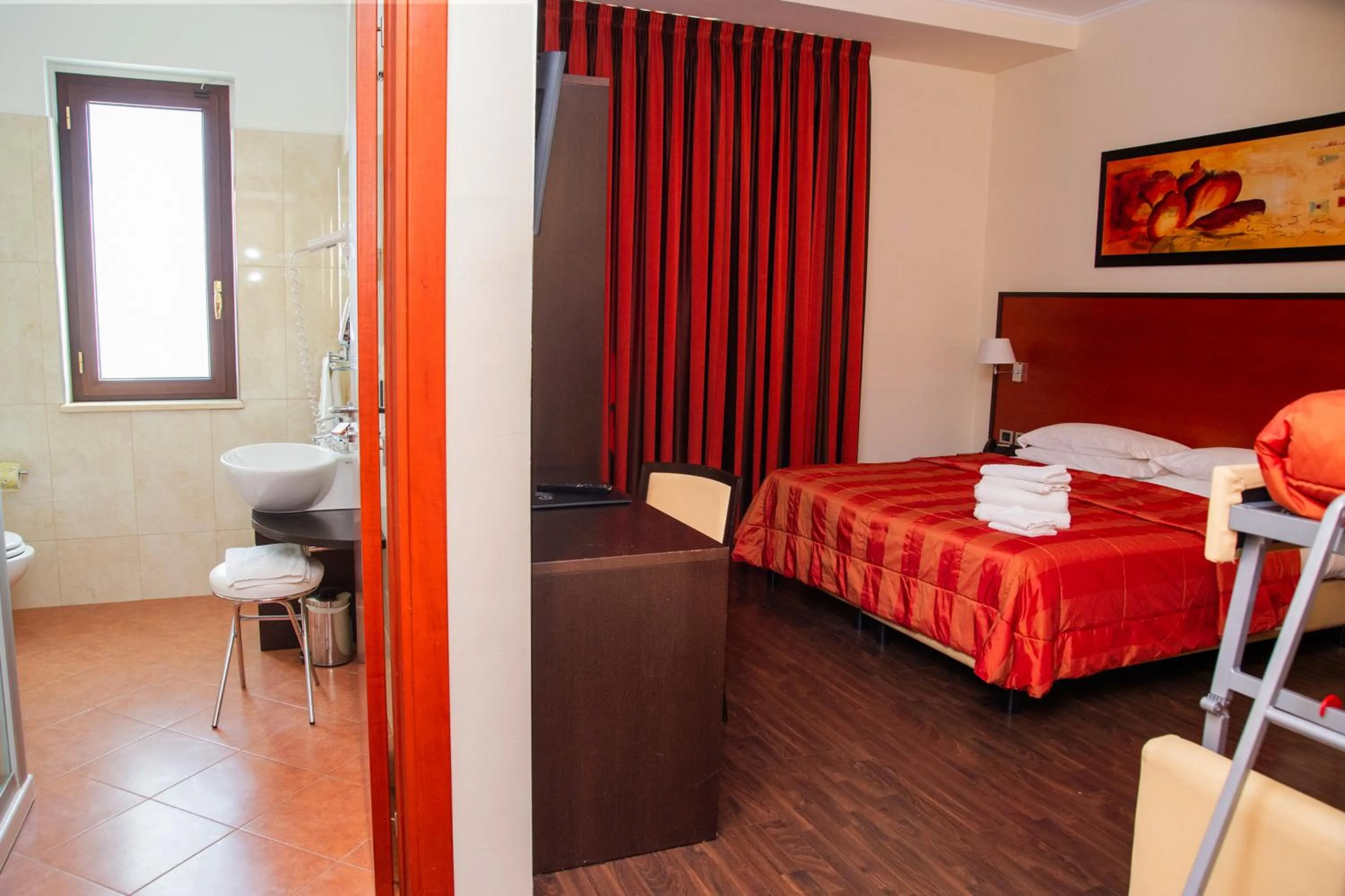 Bedroom, Bed in Gullo Hotel