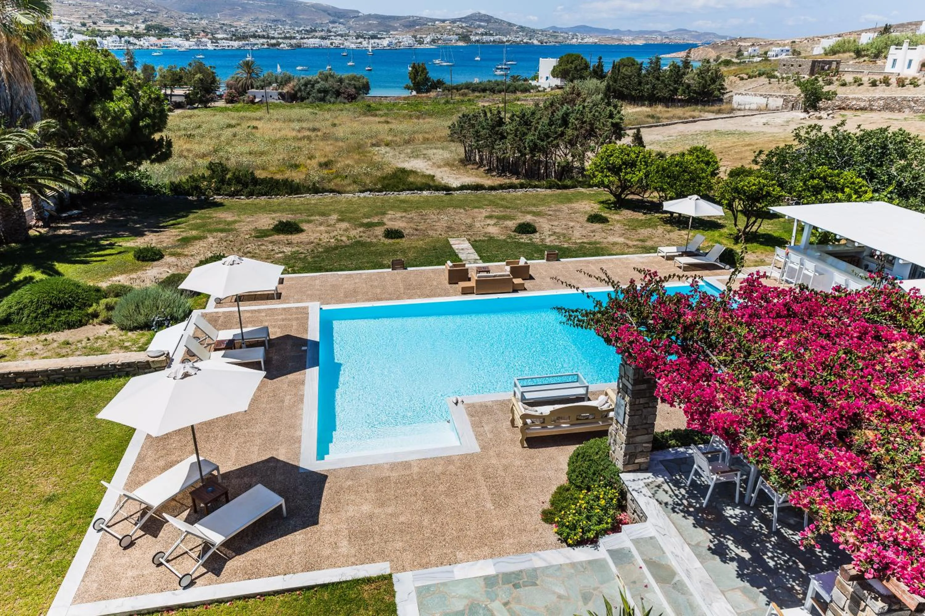 Bird's eye view in Roses Beach