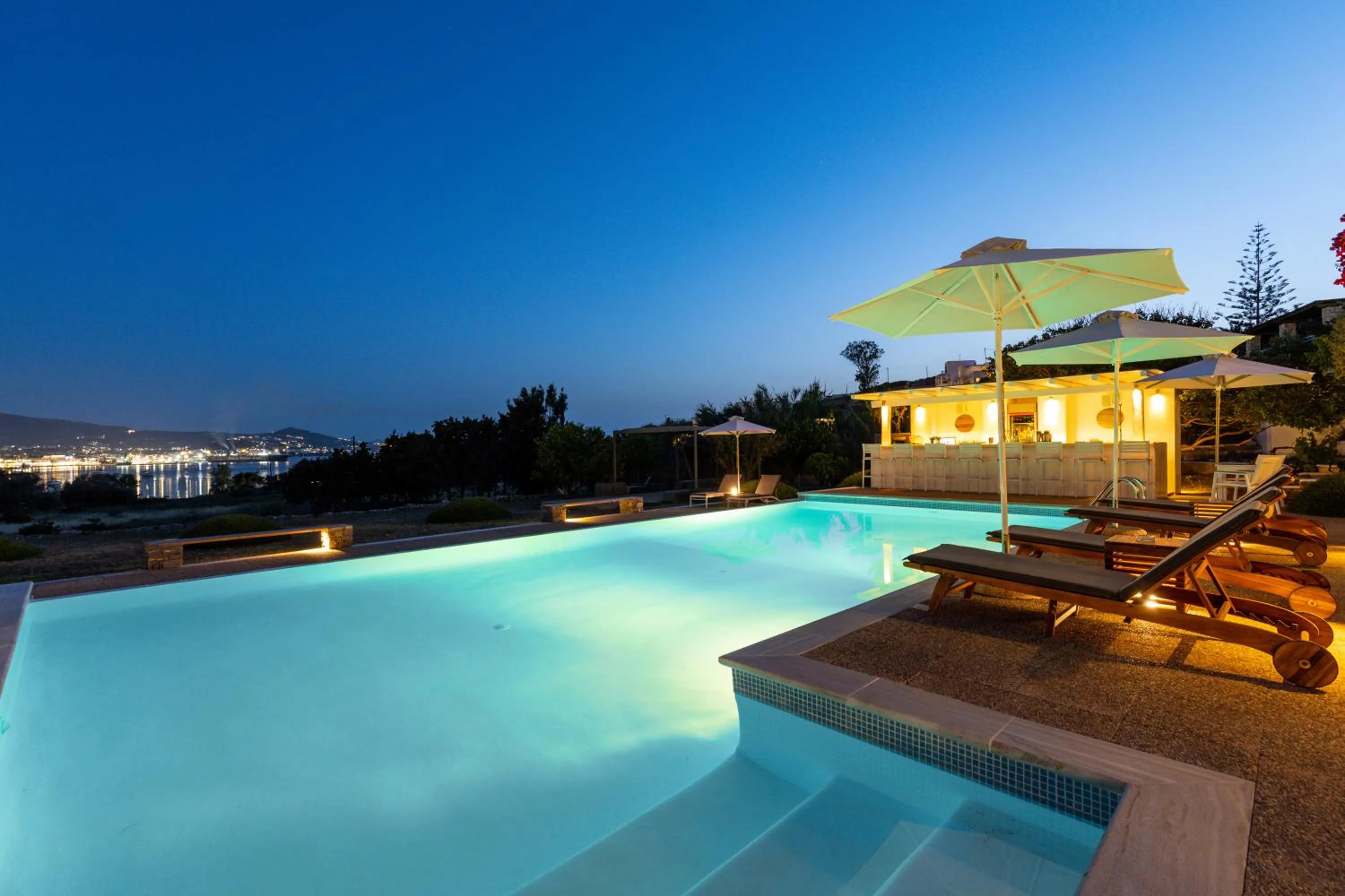 Swimming pool in Roses Beach