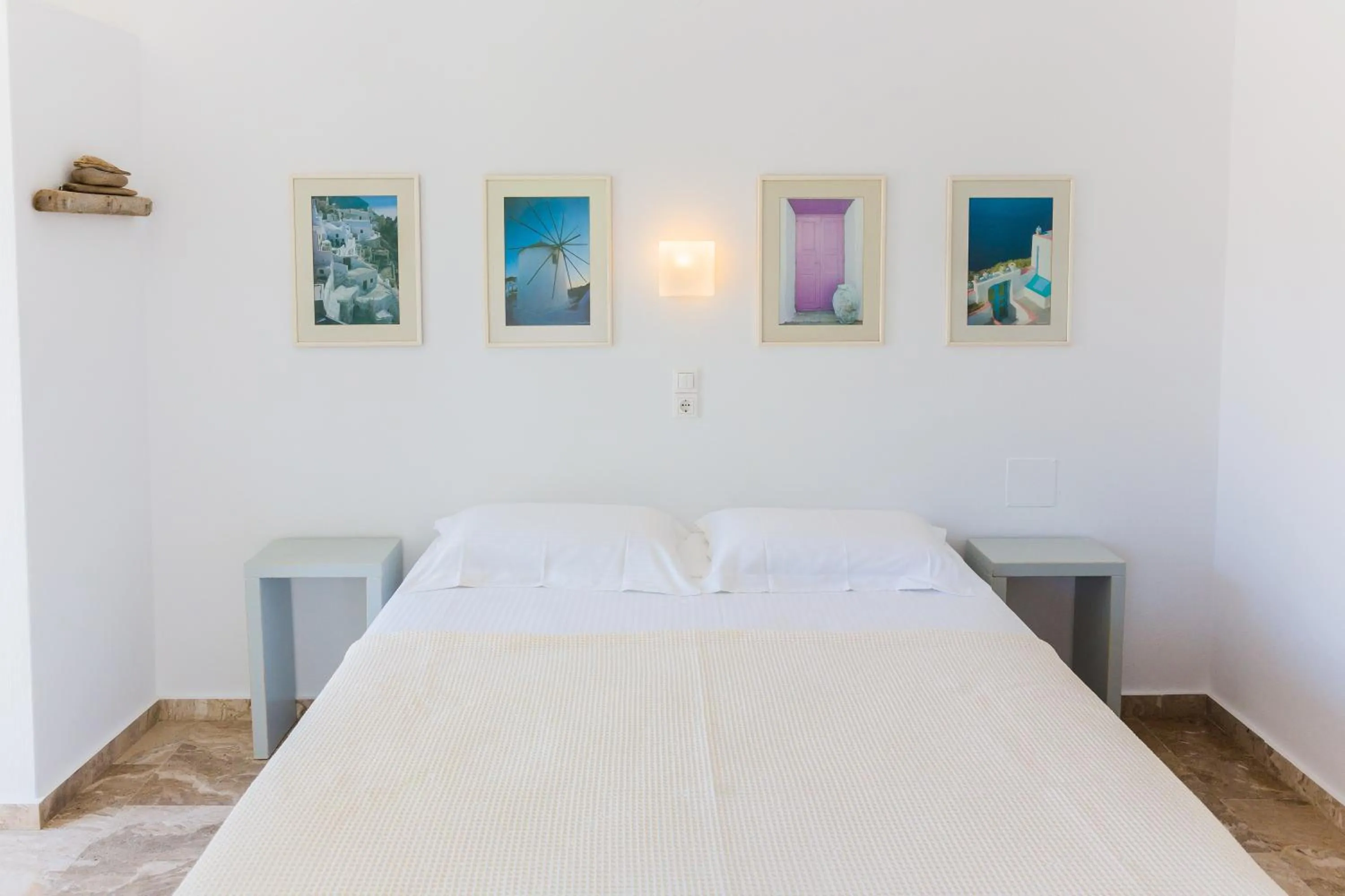 Bedroom in Roses Beach