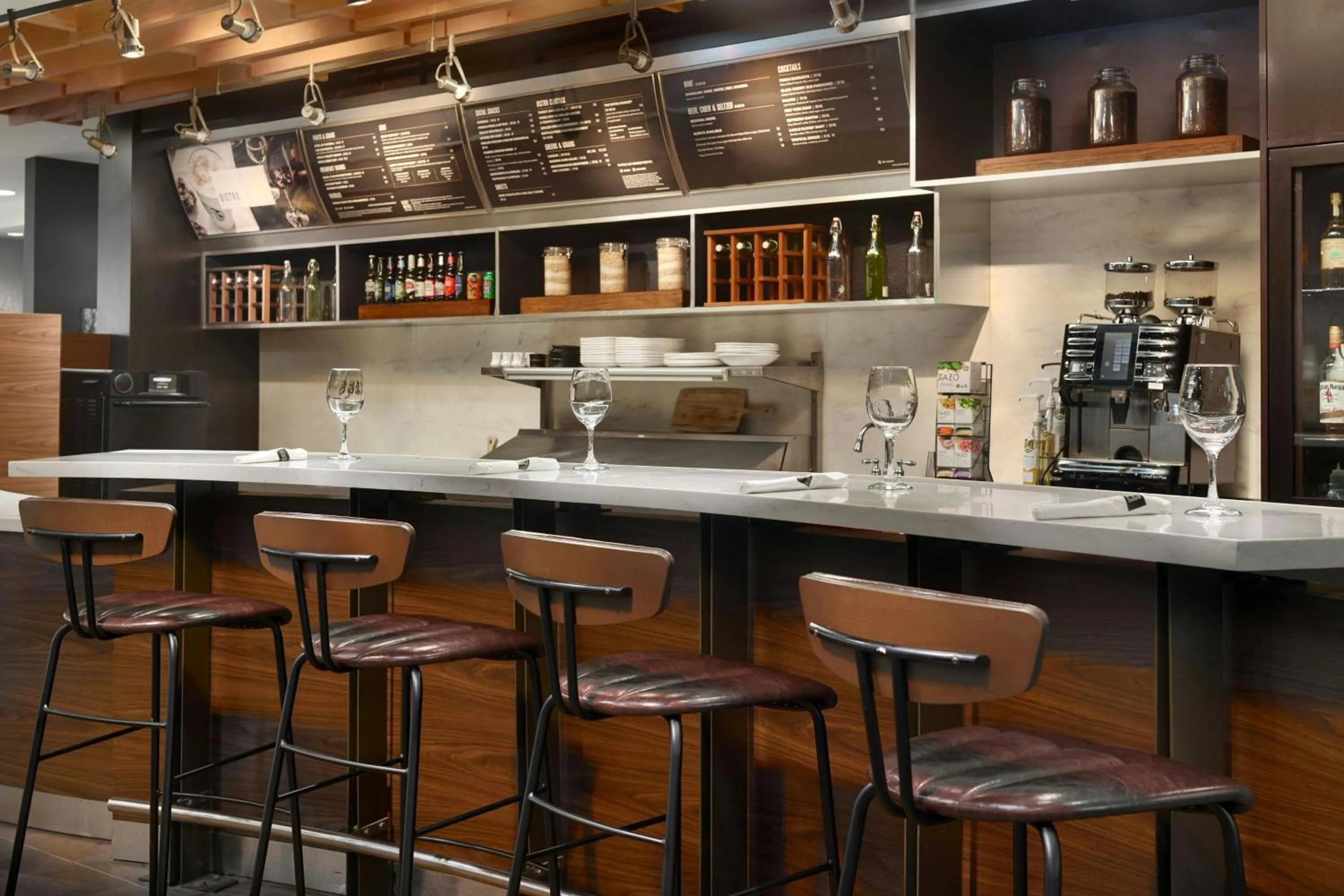 Lounge or bar in Courtyard by Marriott Perimeter Center