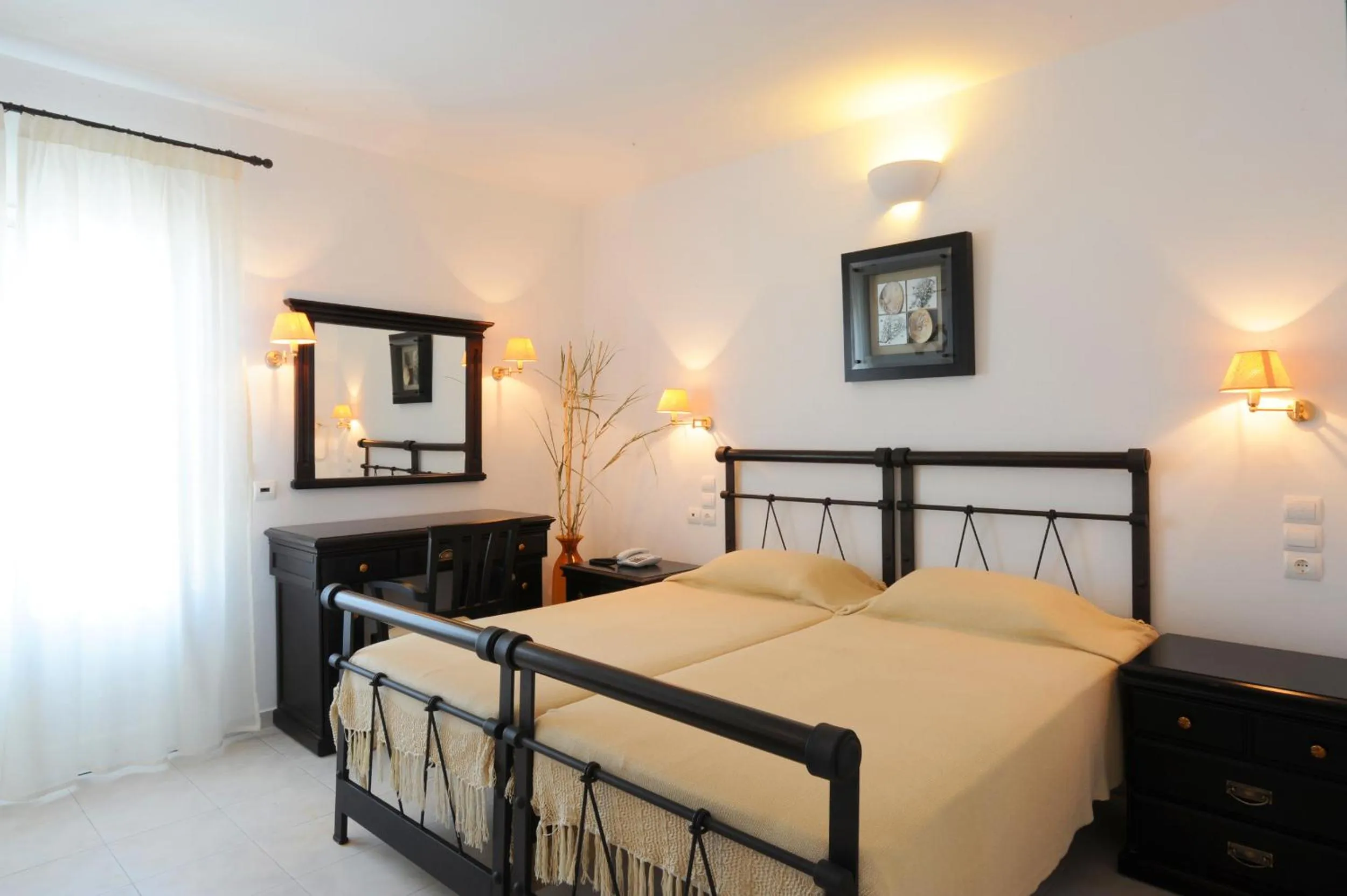 Day, Bed in Vardia Bay Studios