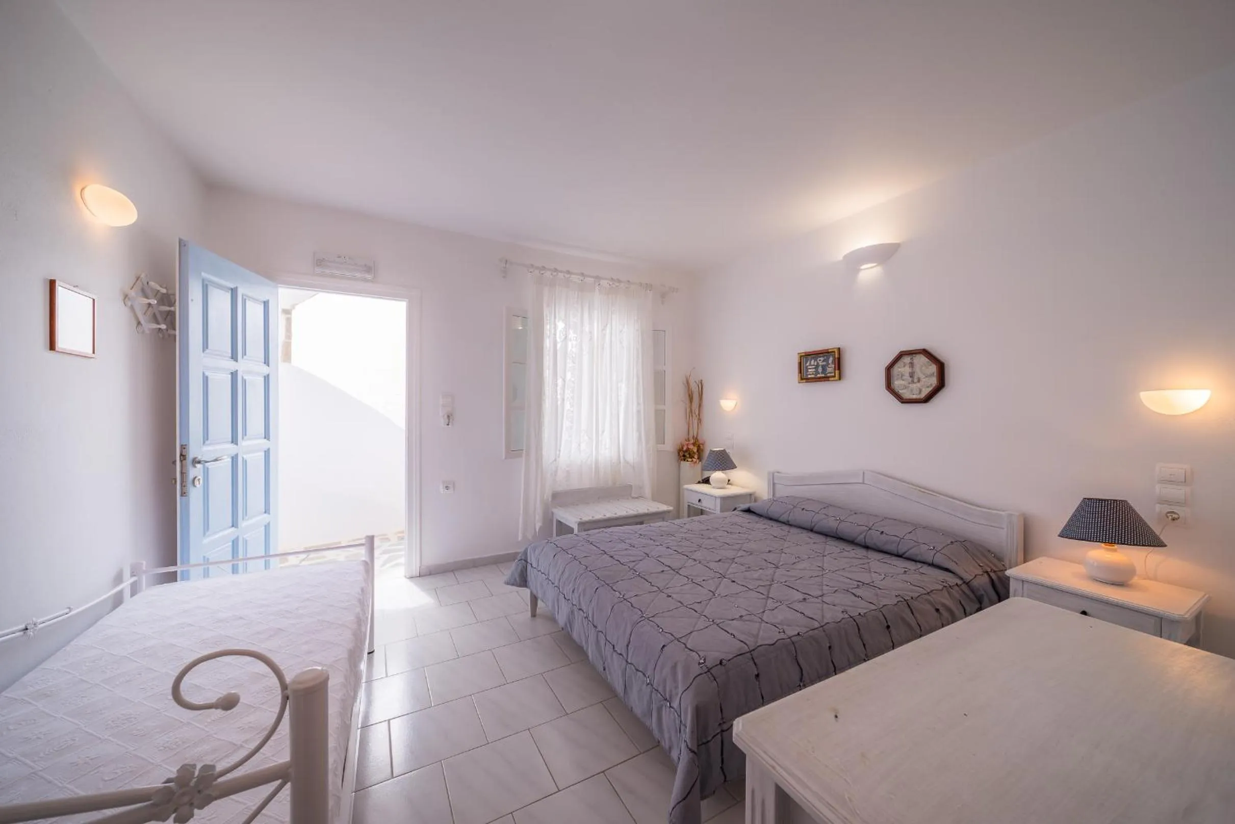 Bed in Vardia Bay Studios