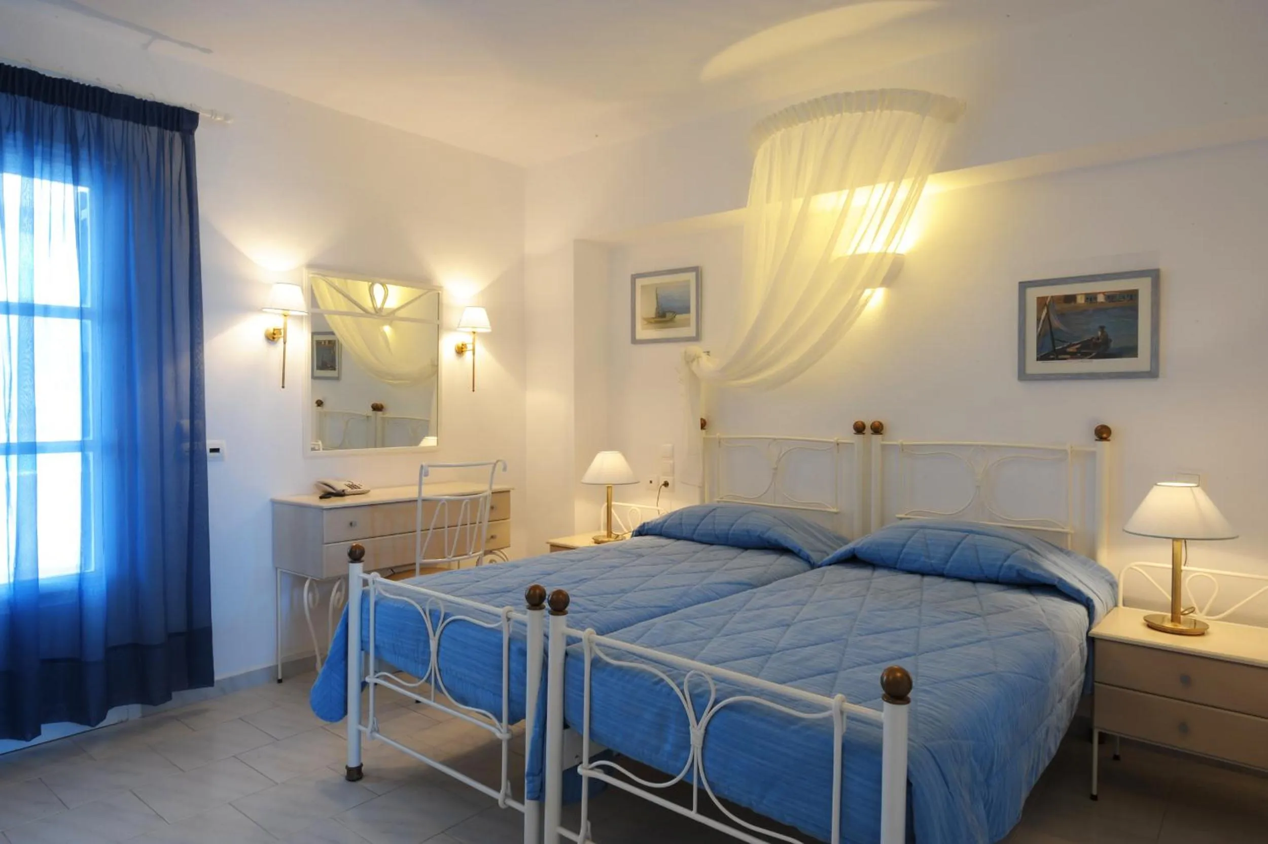 Day, Bed in Vardia Bay Studios