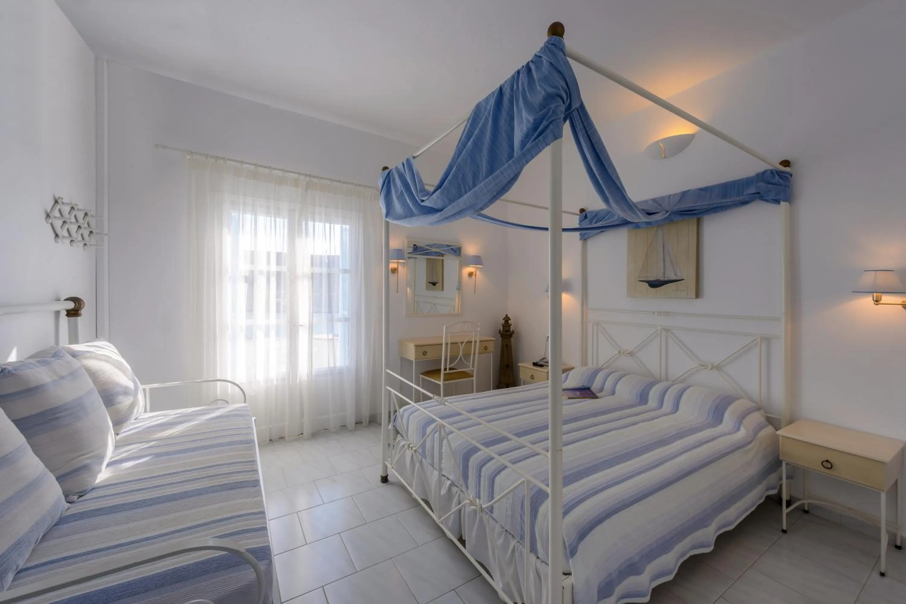 Bed in Vardia Bay Studios