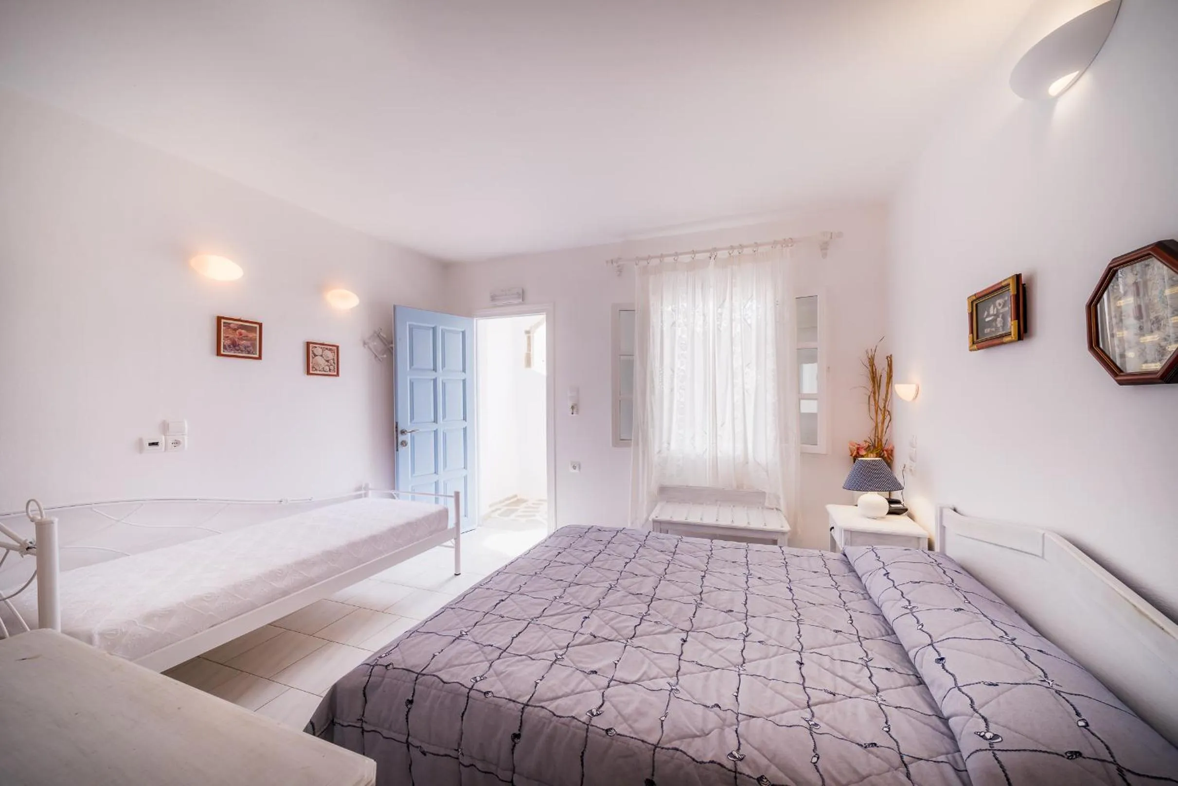 Bed in Vardia Bay Studios