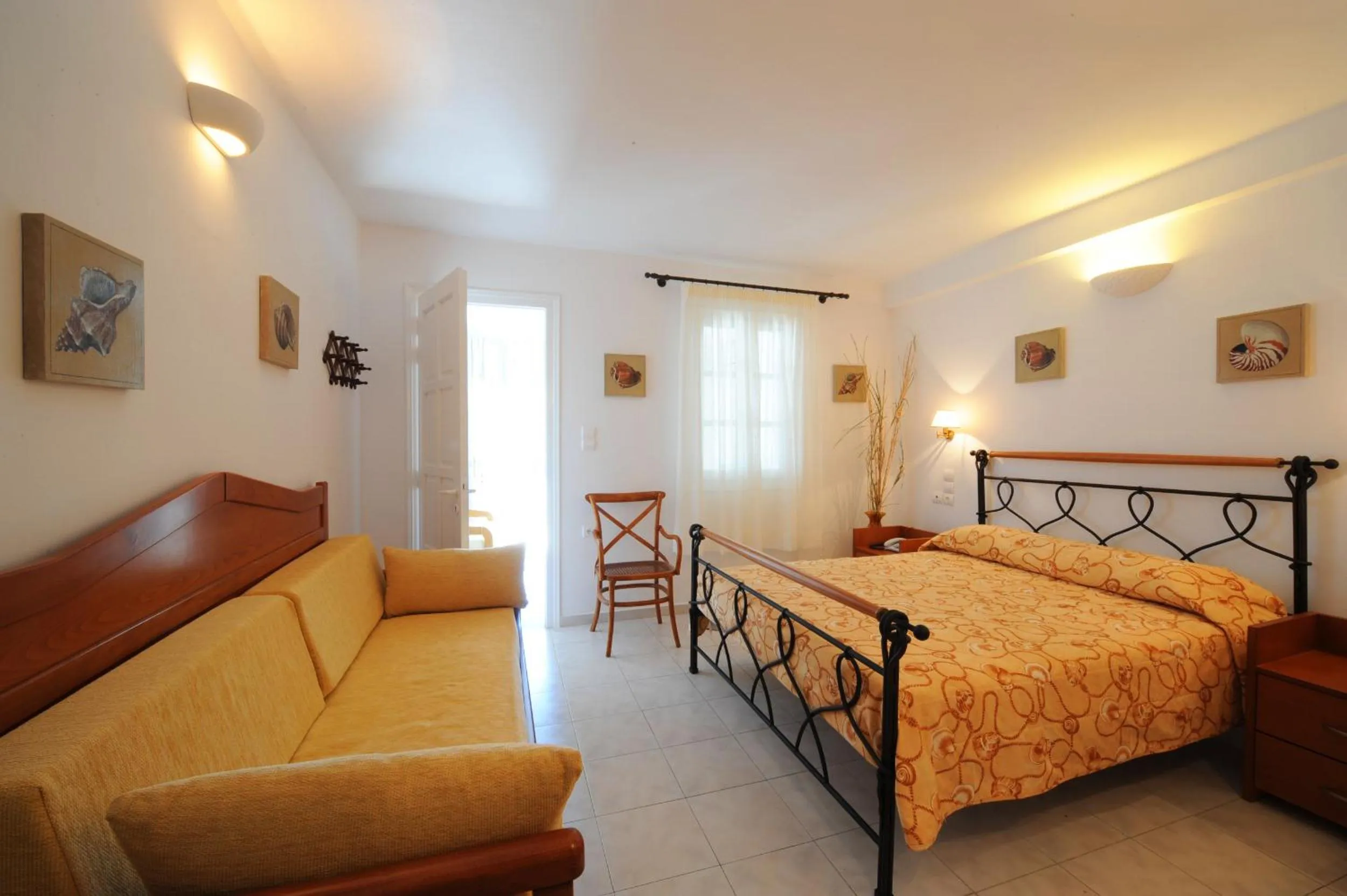 Day, Bed in Vardia Bay Studios