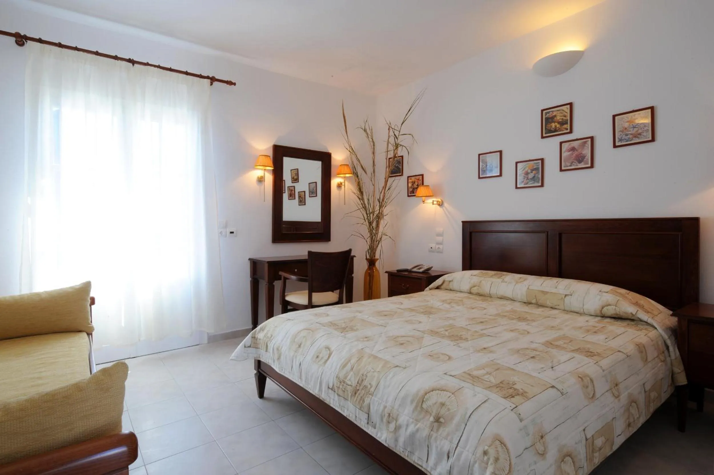 Day, Bed in Vardia Bay Studios