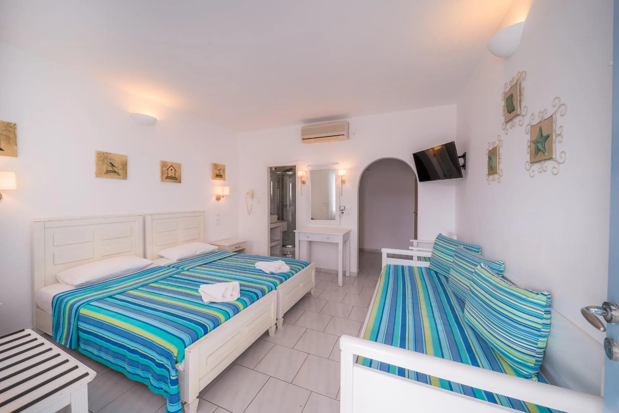 Bed in Vardia Bay Studios