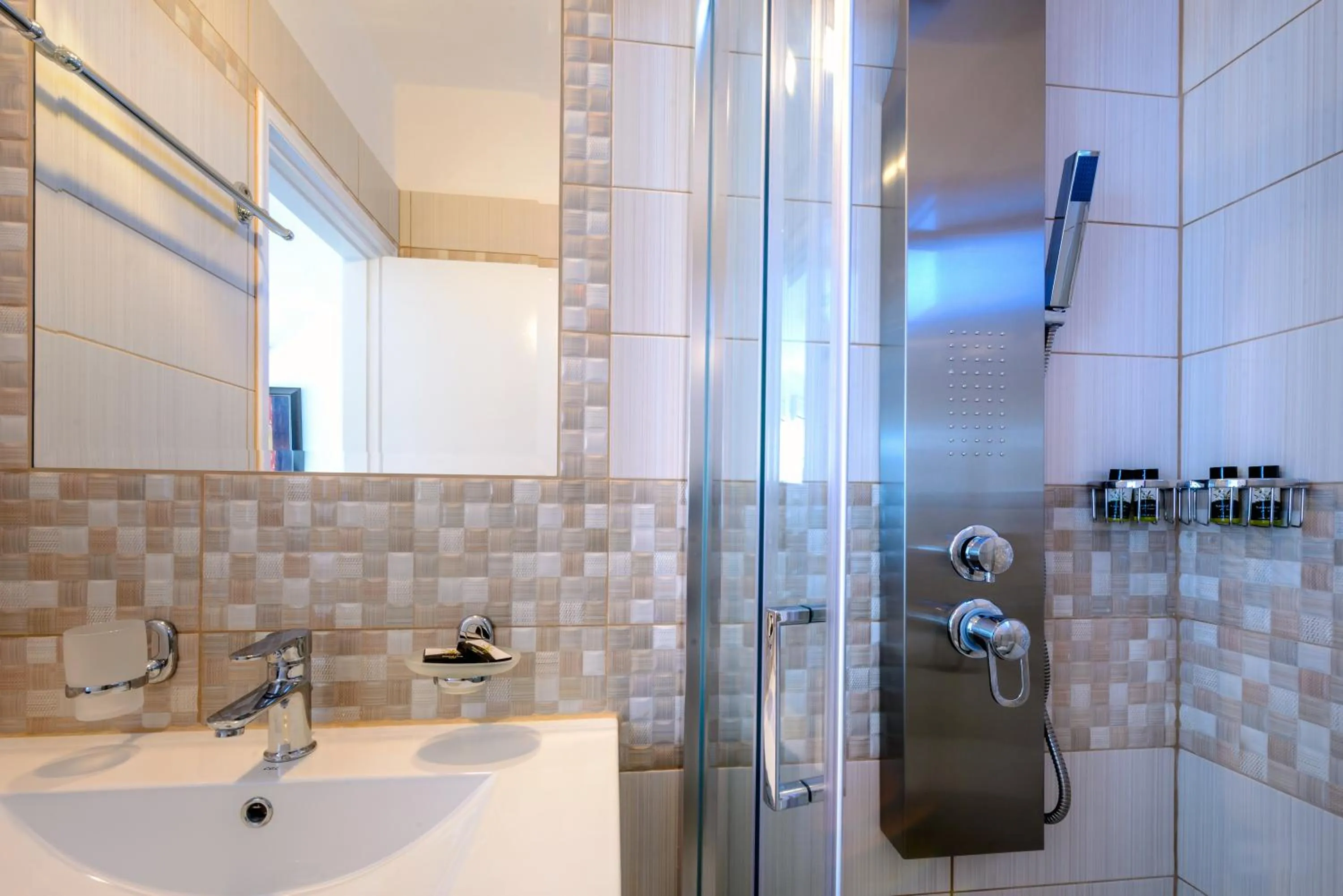 Shower in Vardia Bay Studios