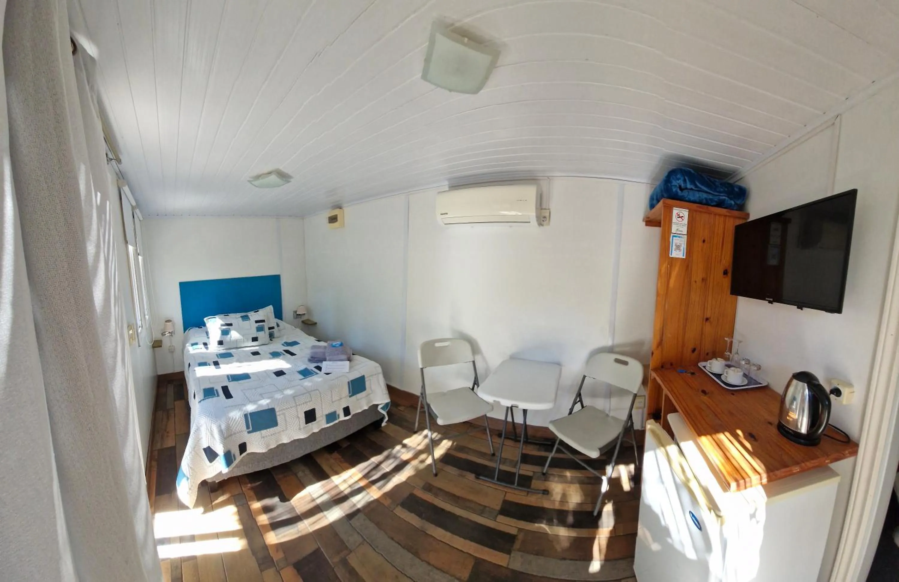 Photo of the whole room in Squania Suite Container & Monoambientes