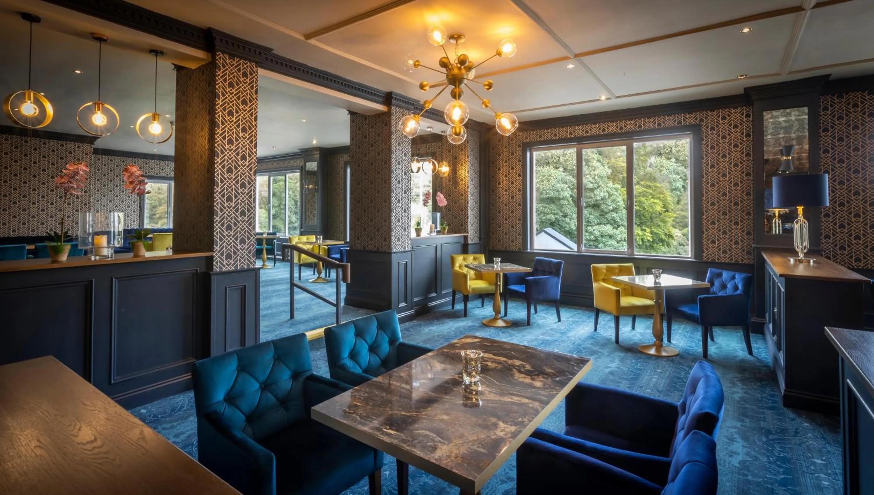 Living room in Falls Hotel & Spa