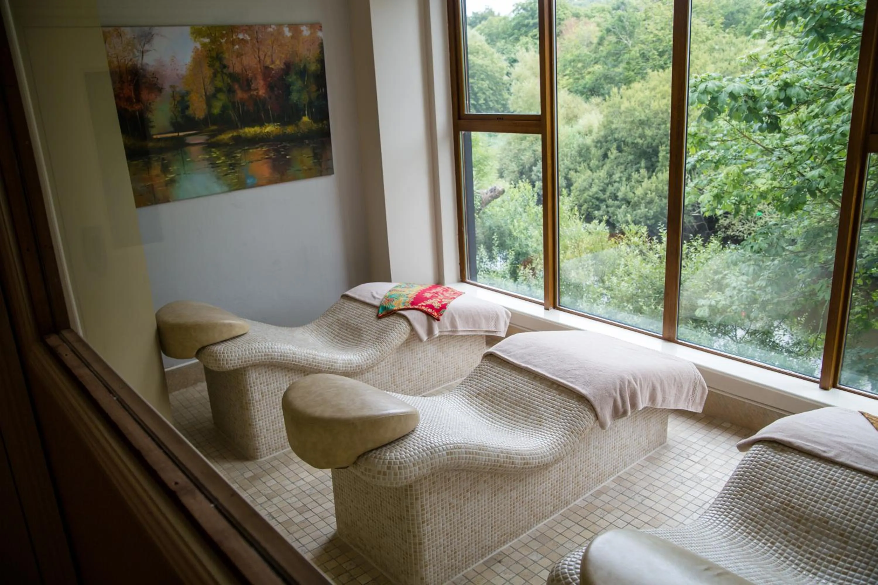 Massage in Falls Hotel & Spa