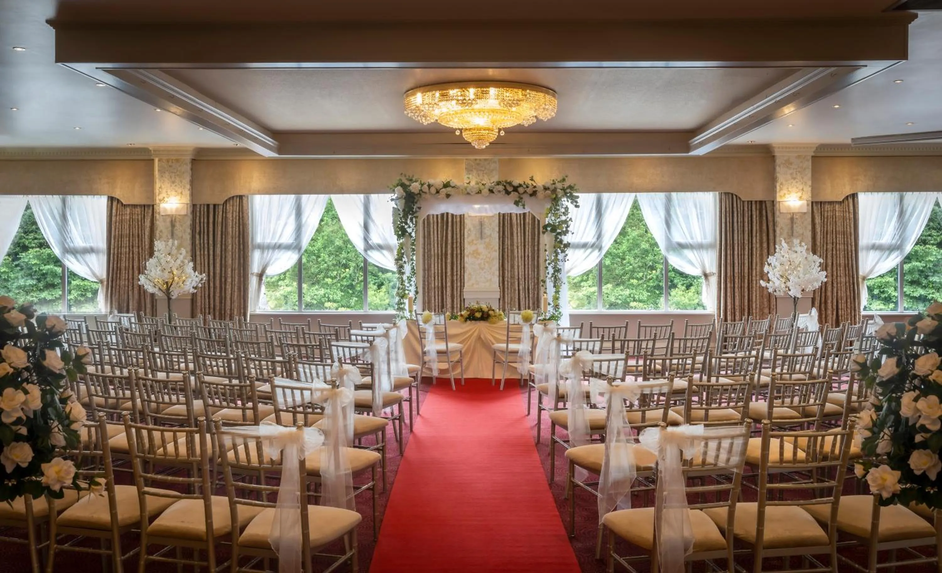 Restaurant/places to eat in Falls Hotel & Spa