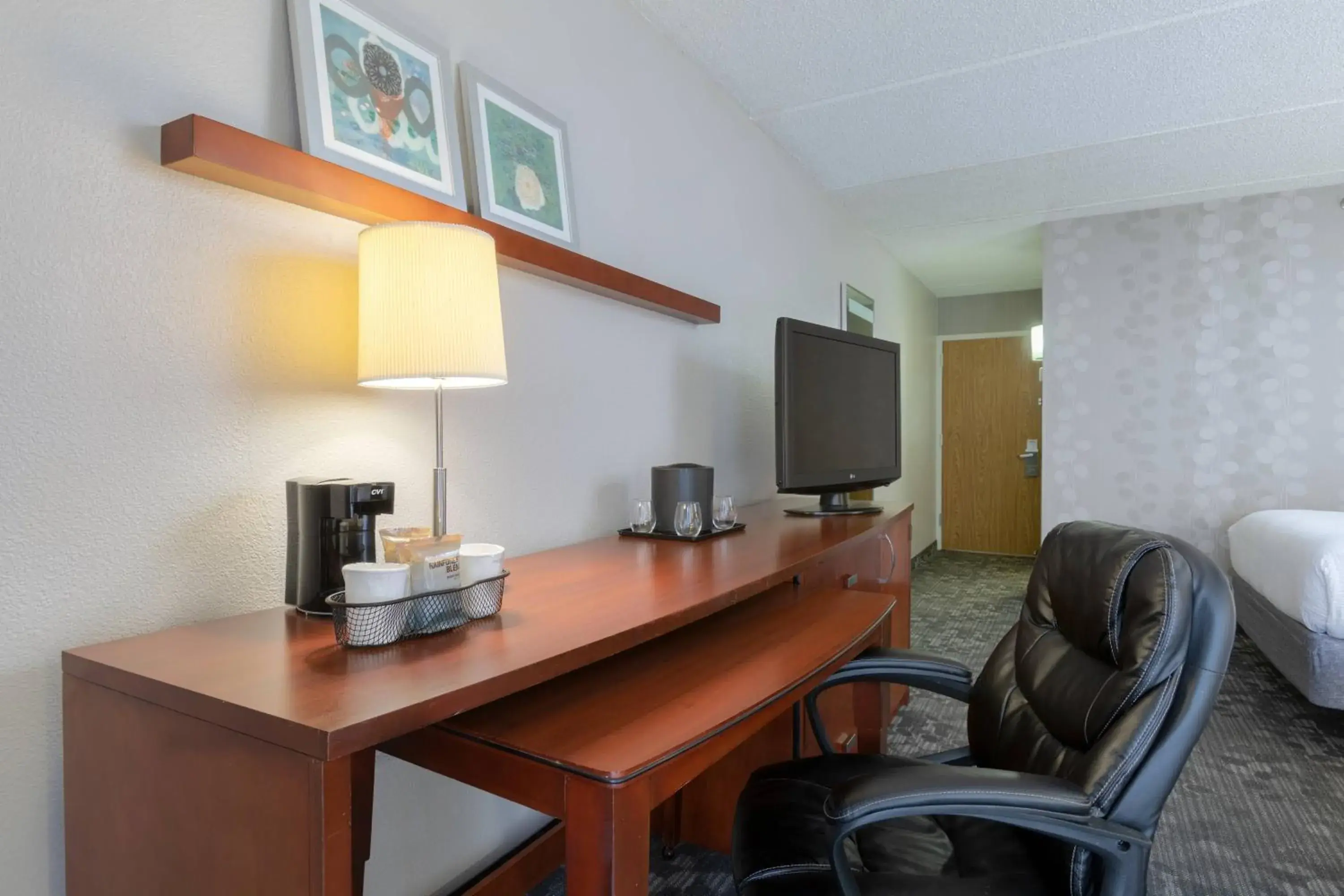 King Room with Sofa Bed in Courtyard by Marriott Atlanta Windy Hill/Ballpark King Room with Sofa Bed in Courtyard by Marriott Atlanta Windy Hill/Ballpark