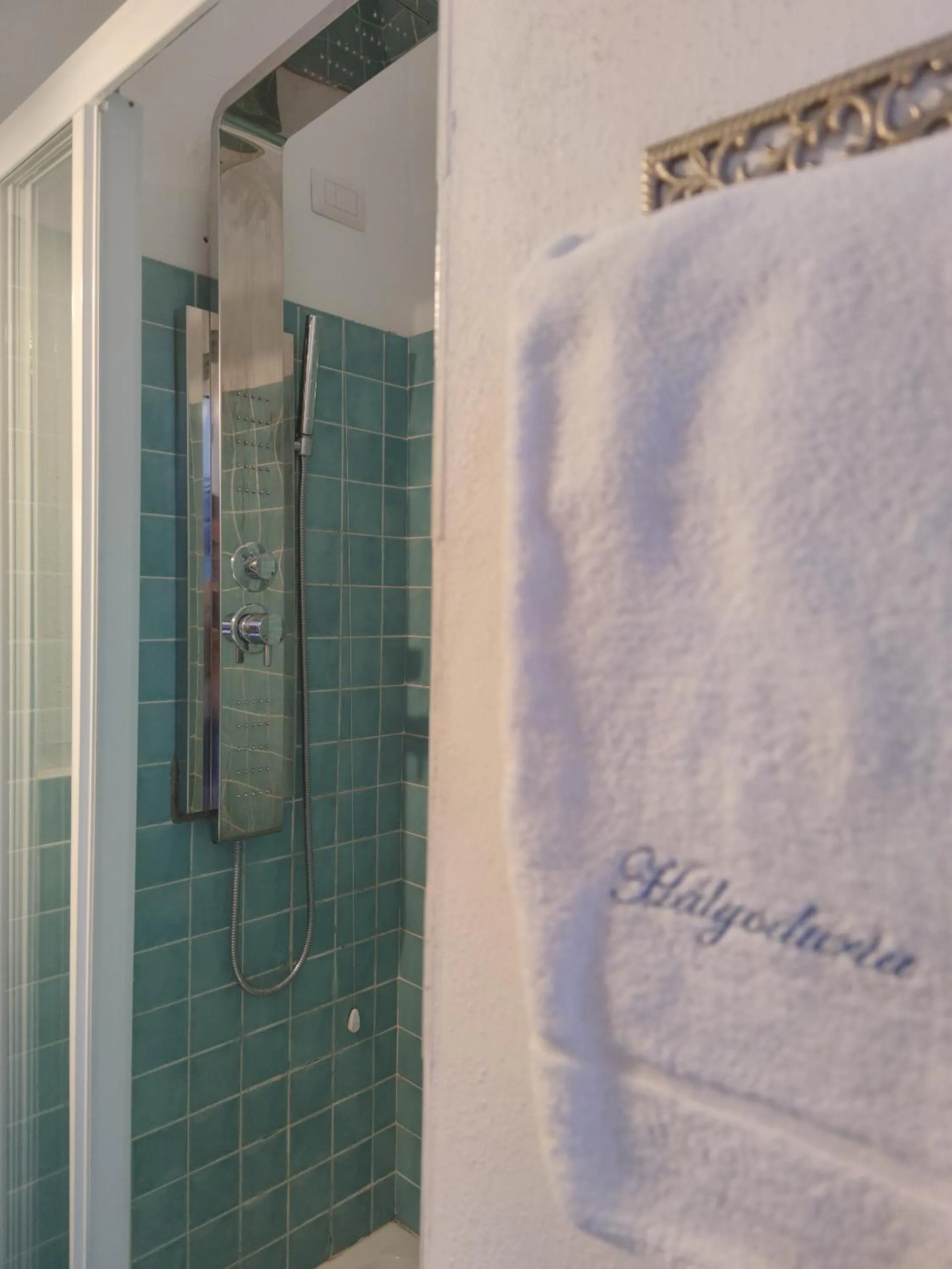 Bathroom in Halgoduria