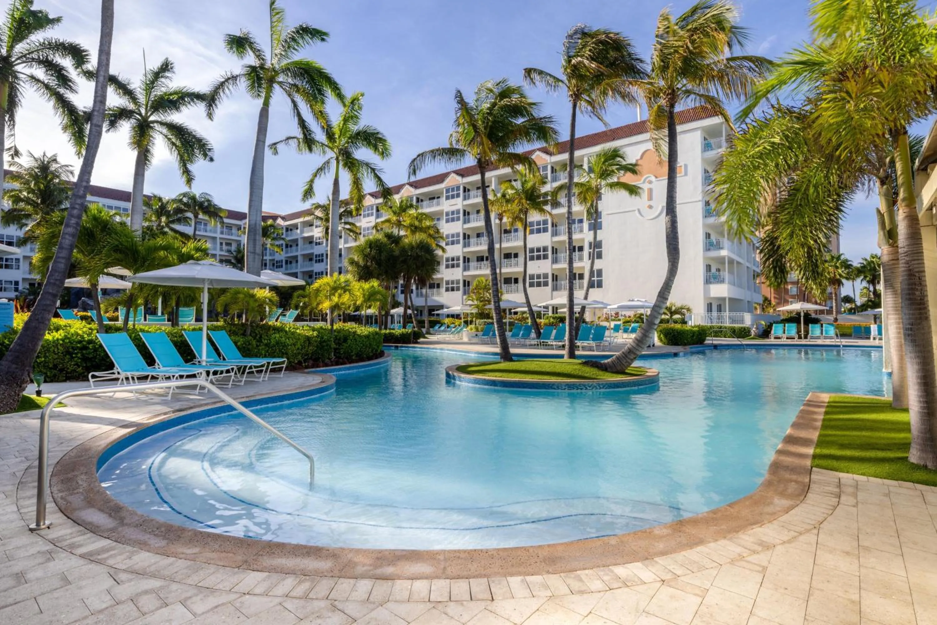 Swimming pool in Marriott's Aruba Ocean Club