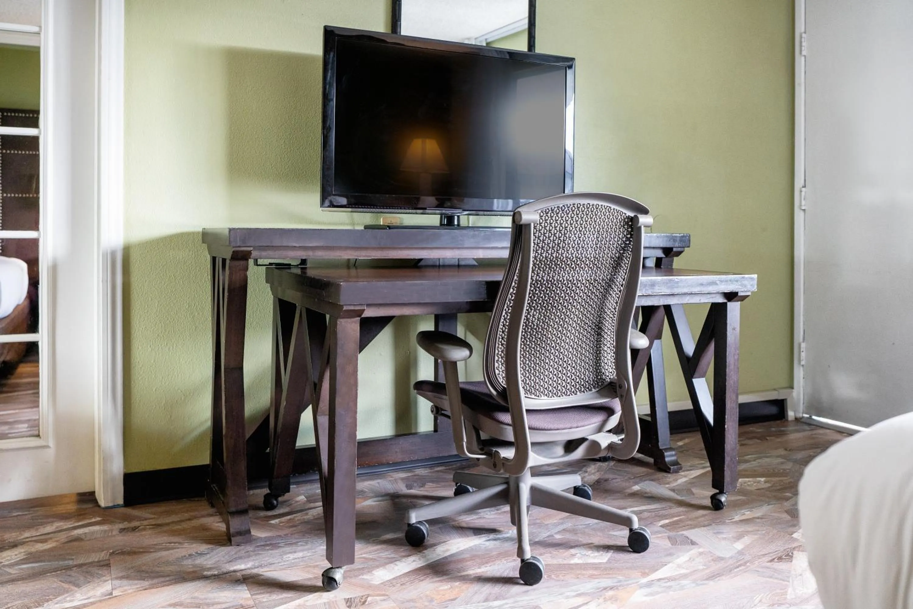 TV/Entertainment Center in Quality Inn & Suites Buena Park Anaheim