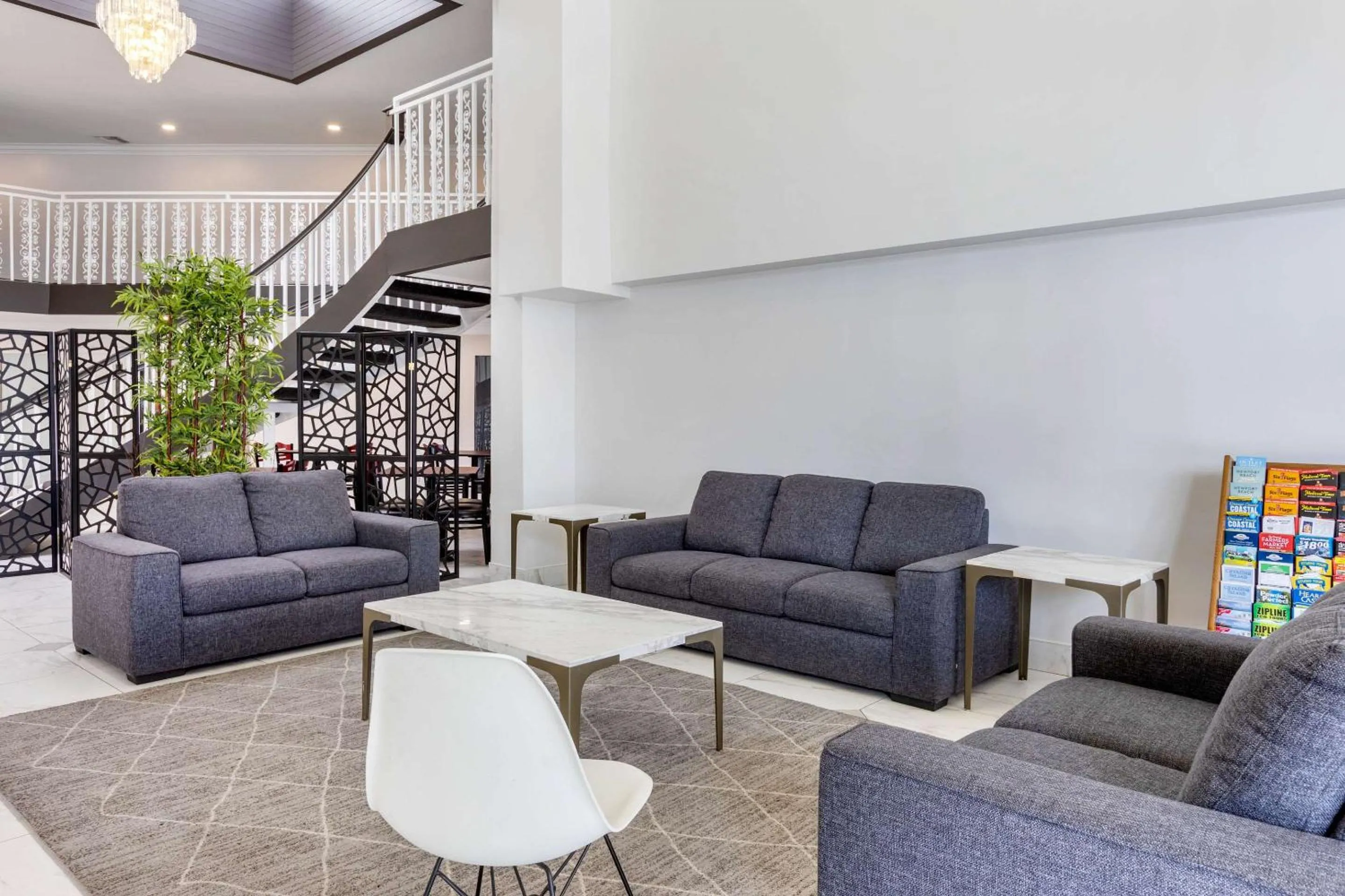 Lobby or reception, Seating Area in Quality Inn & Suites Buena Park Anaheim