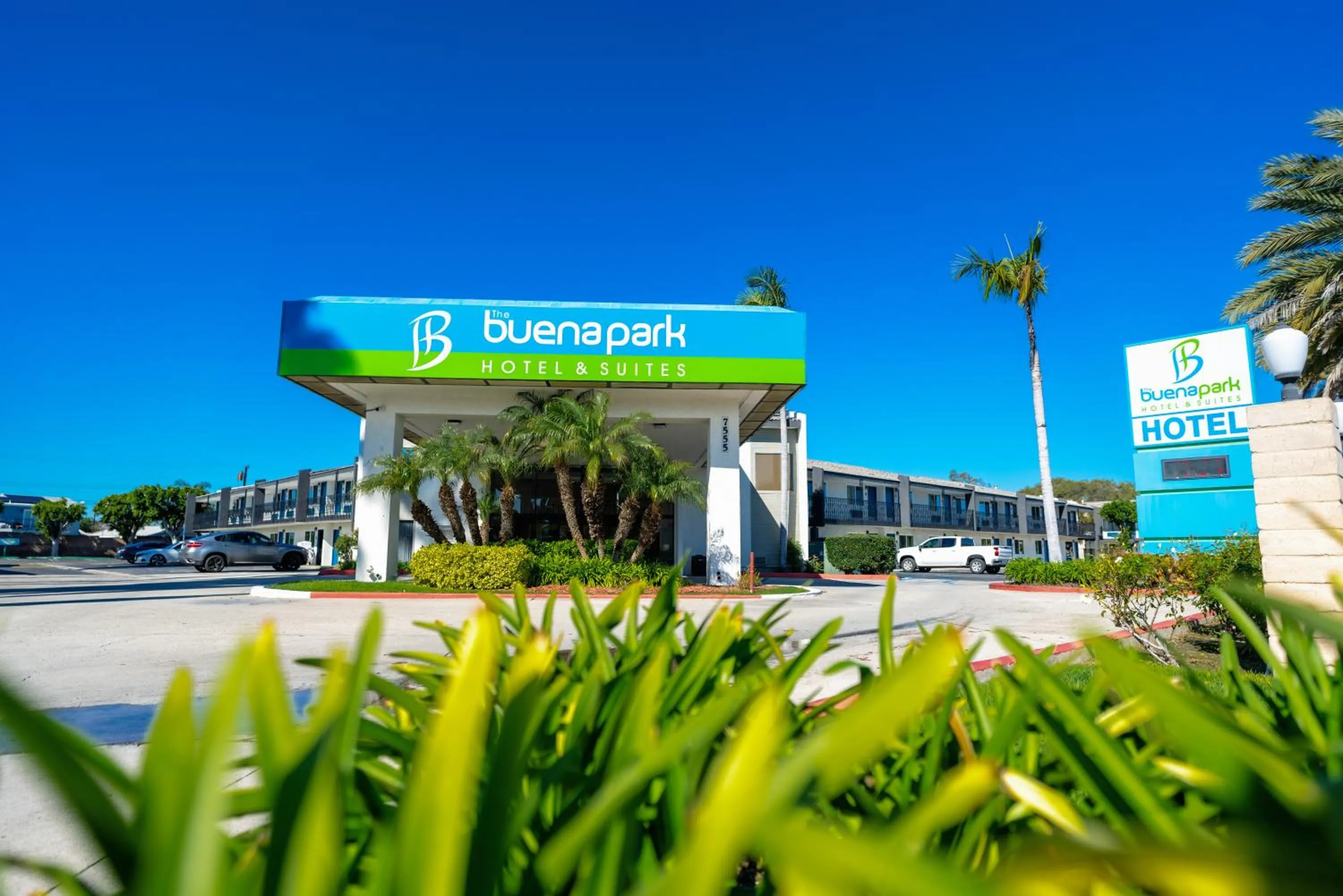 Property Building in Quality Inn & Suites Buena Park Anaheim