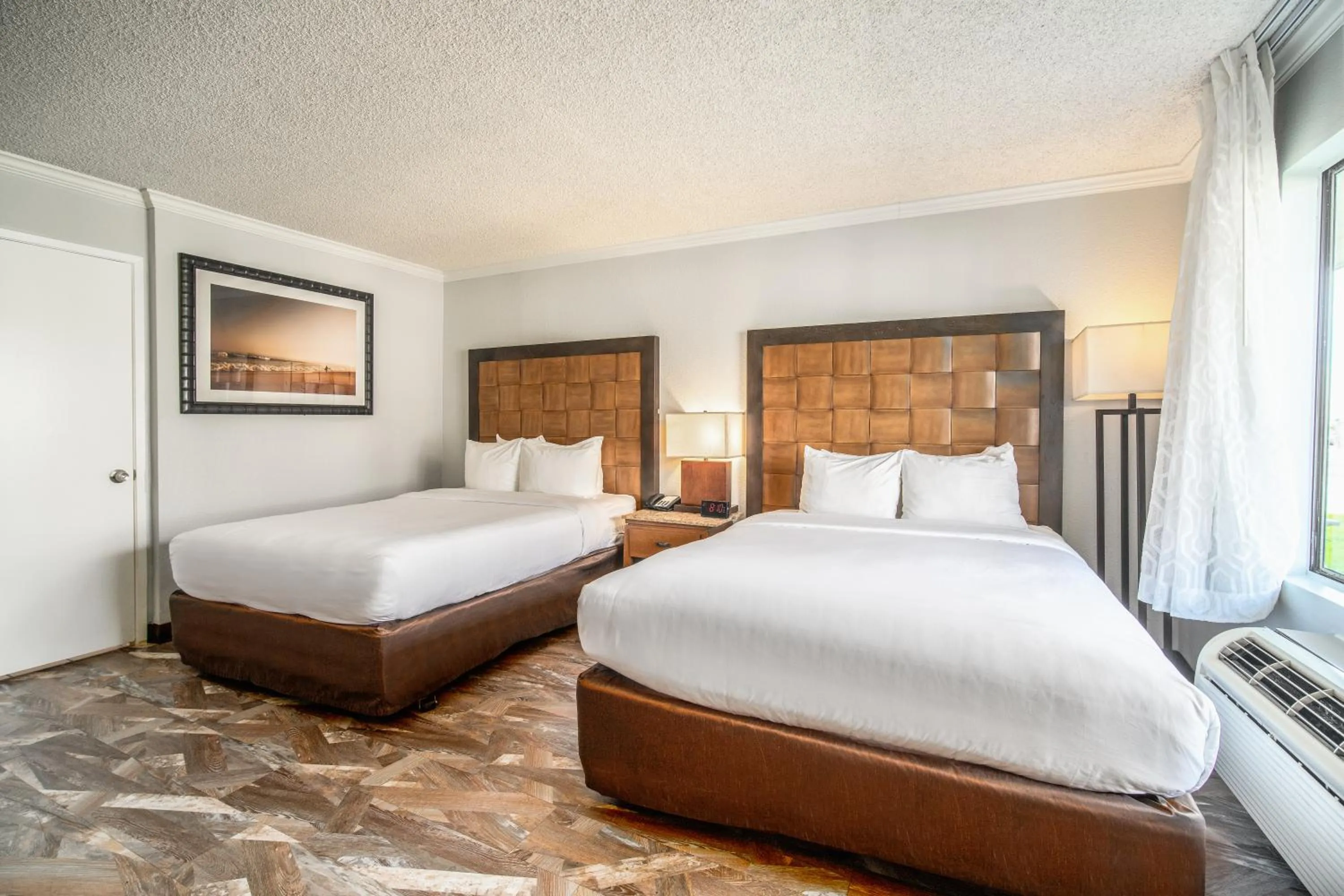 Bed in Quality Inn & Suites Buena Park Anaheim